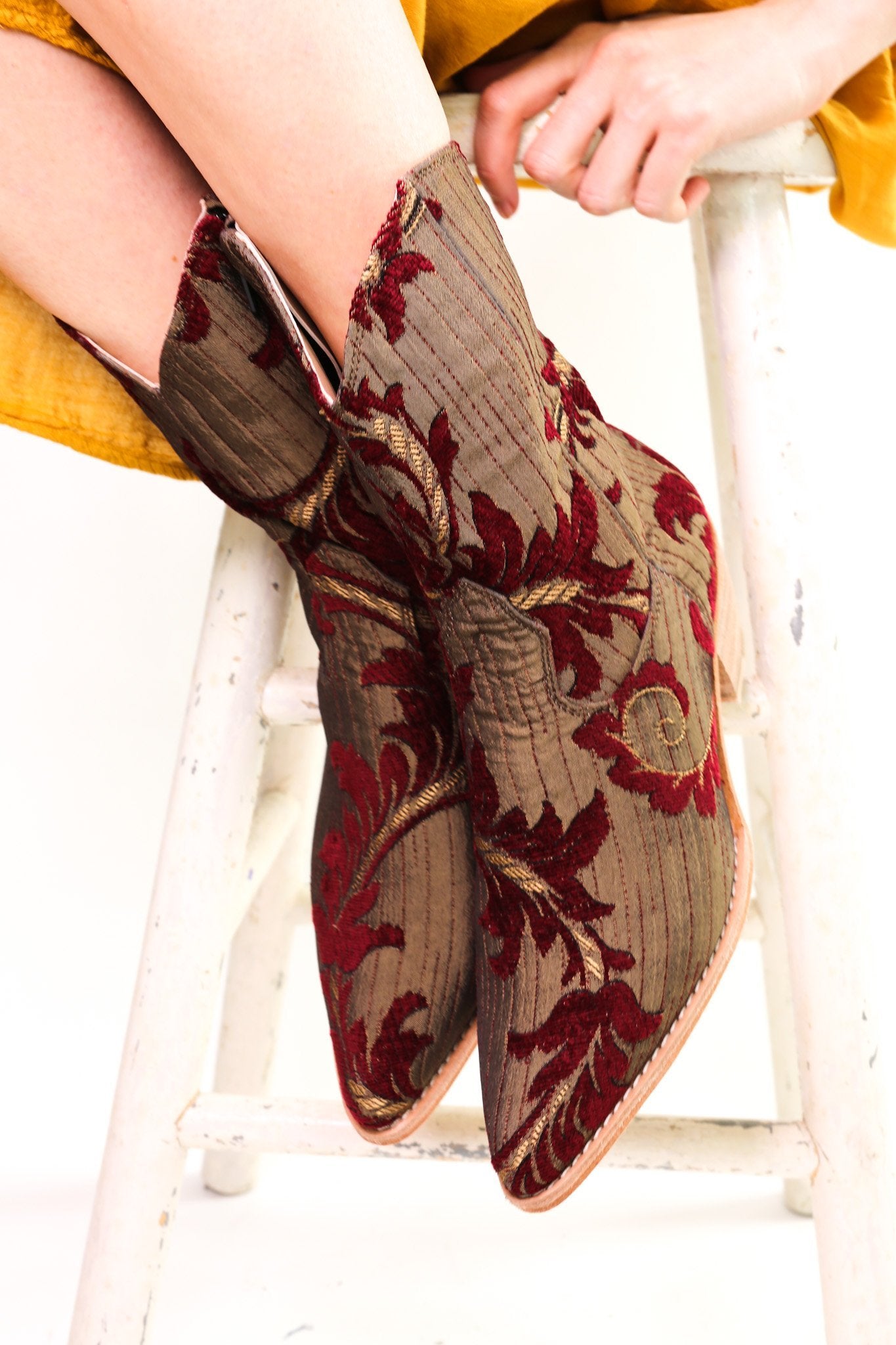 EMBROIDERED ANKLE BOOTS ISLUSA - BANGKOK TAILOR CLOTHING STORE - HANDMADE CLOTHING