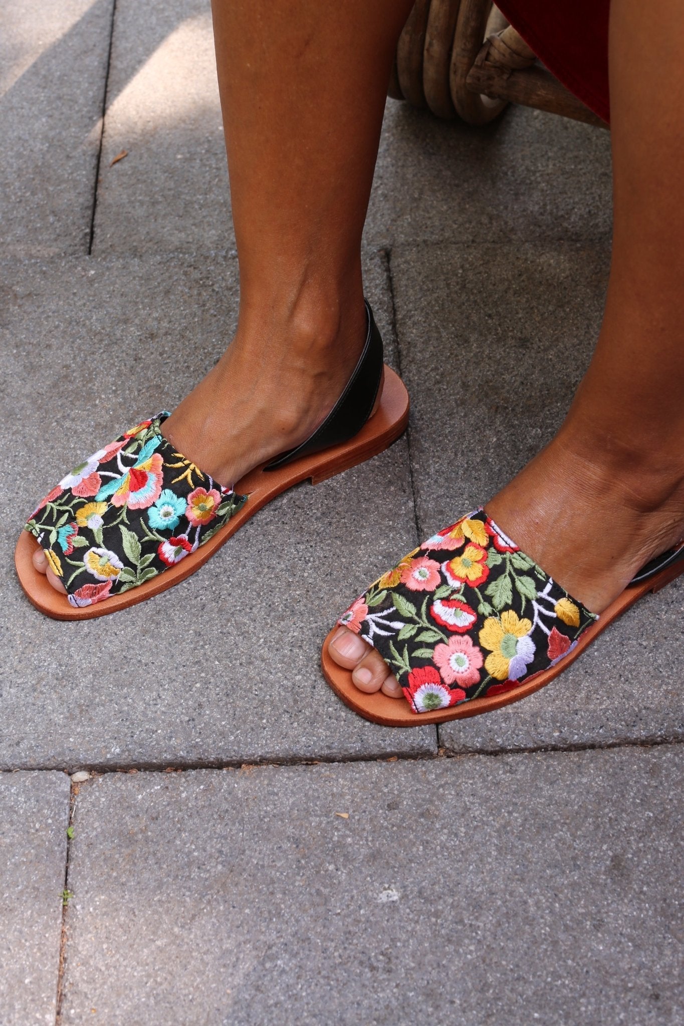 EMBROIDERED BLACK LEATHER SANDALS FRANCES - BANGKOK TAILOR CLOTHING STORE - HANDMADE CLOTHING