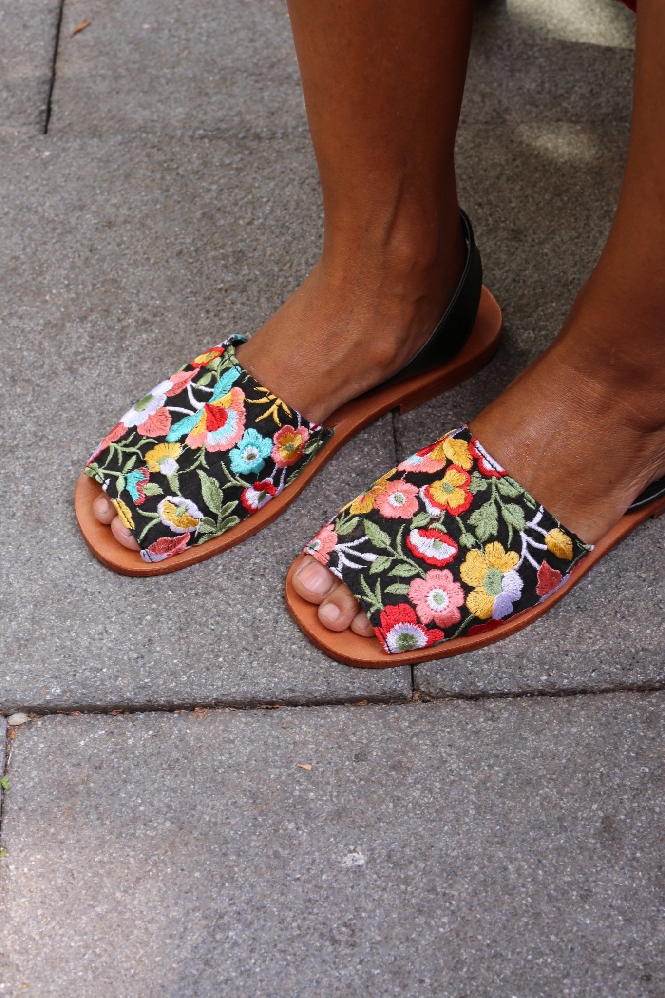 EMBROIDERED BLACK LEATHER SANDALS FRANCES - BANGKOK TAILOR CLOTHING STORE - HANDMADE CLOTHING