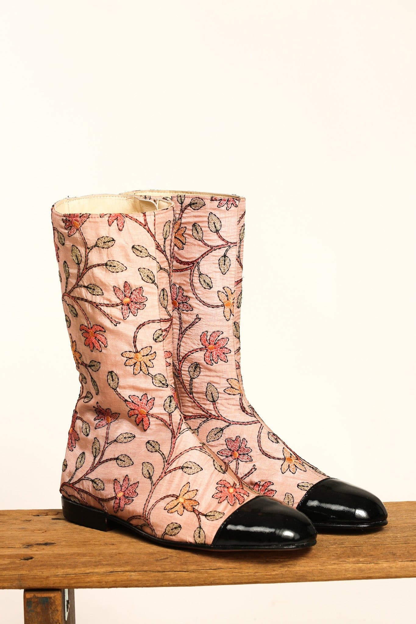 EMBROIDERED BOOTS BLACK CAP ARIELI - BANGKOK TAILOR CLOTHING STORE - HANDMADE CLOTHING