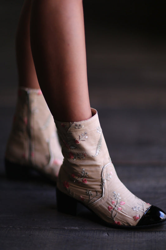 EMBROIDERED BOOTS ESTHER - BANGKOK TAILOR CLOTHING STORE - HANDMADE CLOTHING