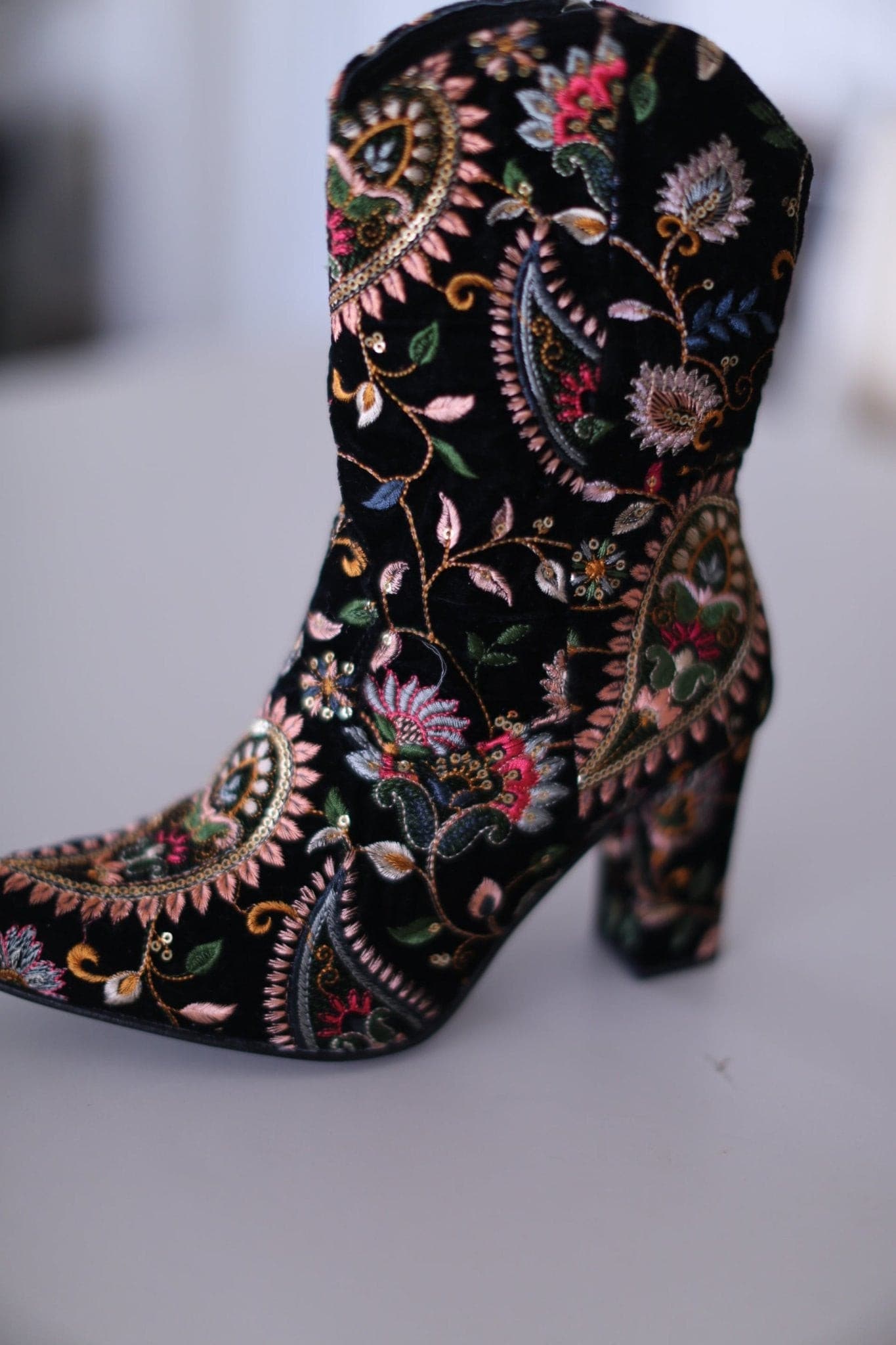 EMBROIDERED BOOTS LOUISE - BANGKOK TAILOR CLOTHING STORE - HANDMADE CLOTHING