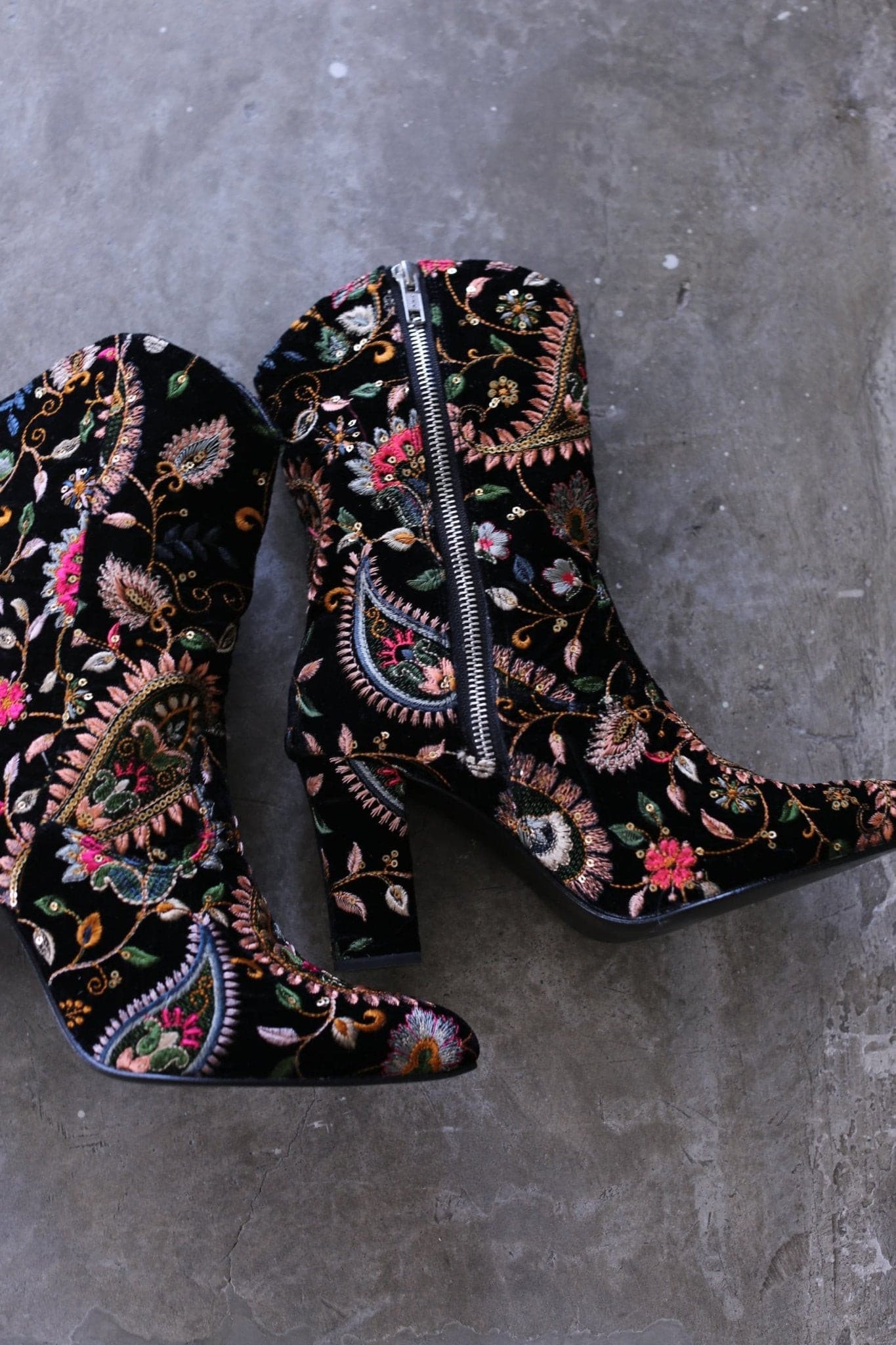 EMBROIDERED BOOTS LOUISE - BANGKOK TAILOR CLOTHING STORE - HANDMADE CLOTHING