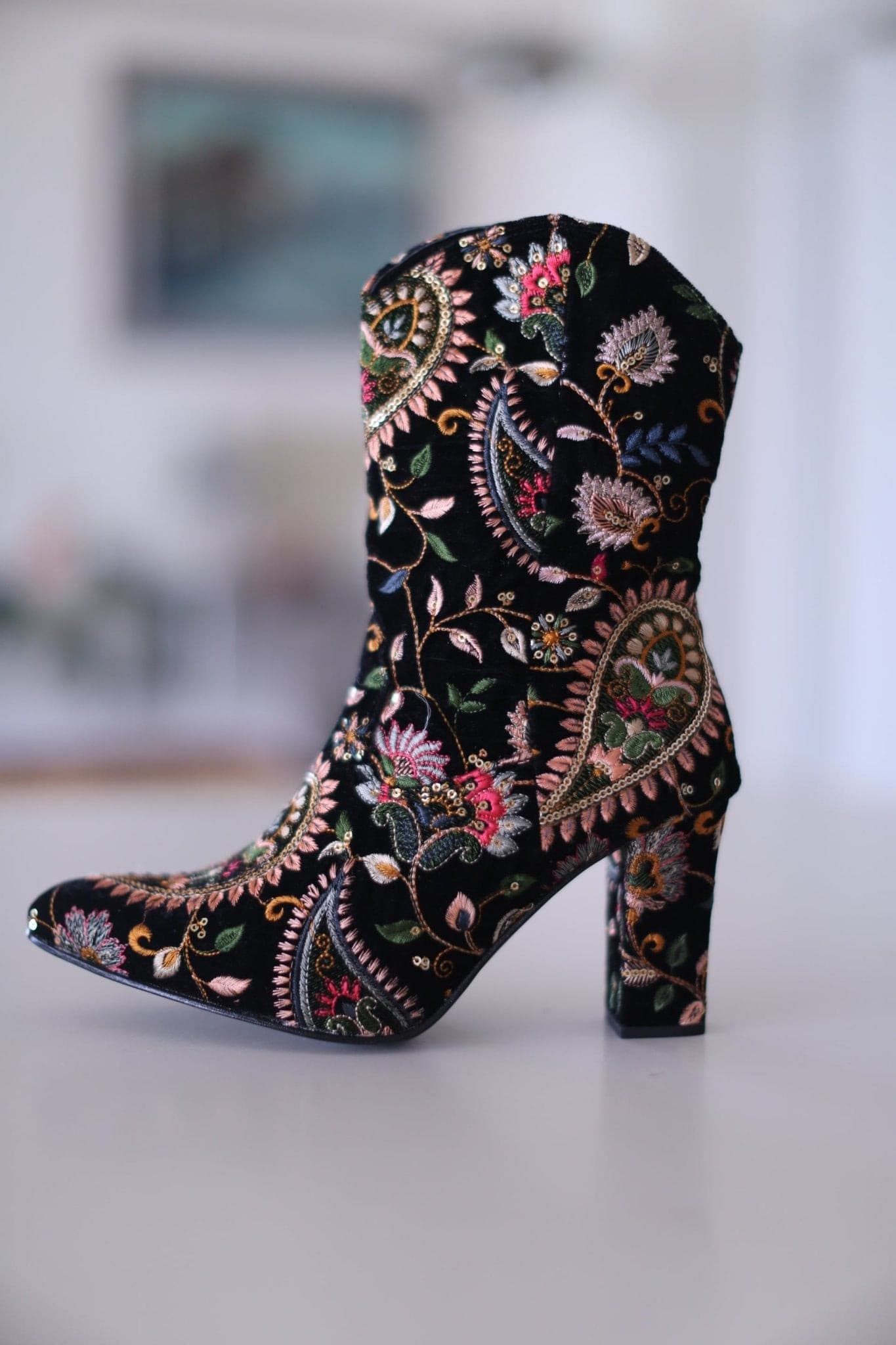 EMBROIDERED BOOTS LOUISE - BANGKOK TAILOR CLOTHING STORE - HANDMADE CLOTHING