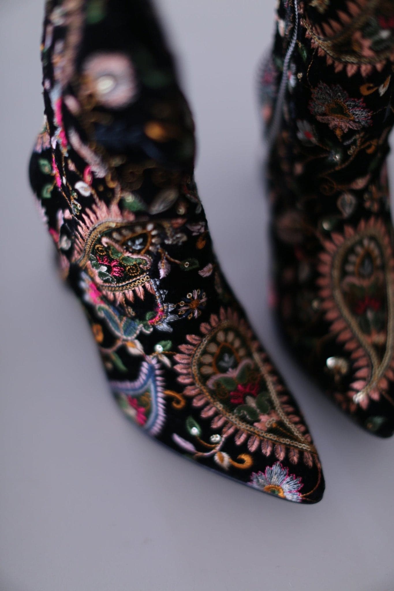 EMBROIDERED BOOTS LOUISE - BANGKOK TAILOR CLOTHING STORE - HANDMADE CLOTHING