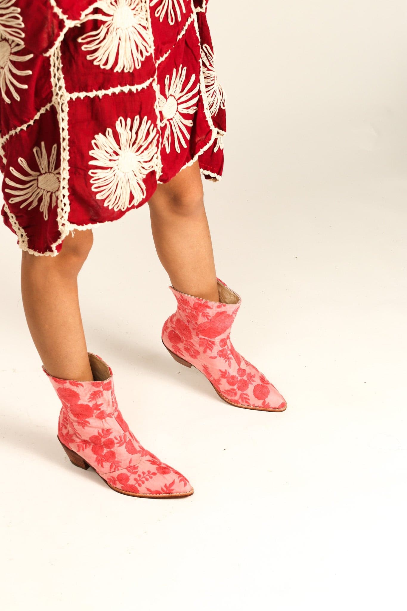 EMBROIDERED BOOTS MADI - BANGKOK TAILOR CLOTHING STORE - HANDMADE CLOTHING