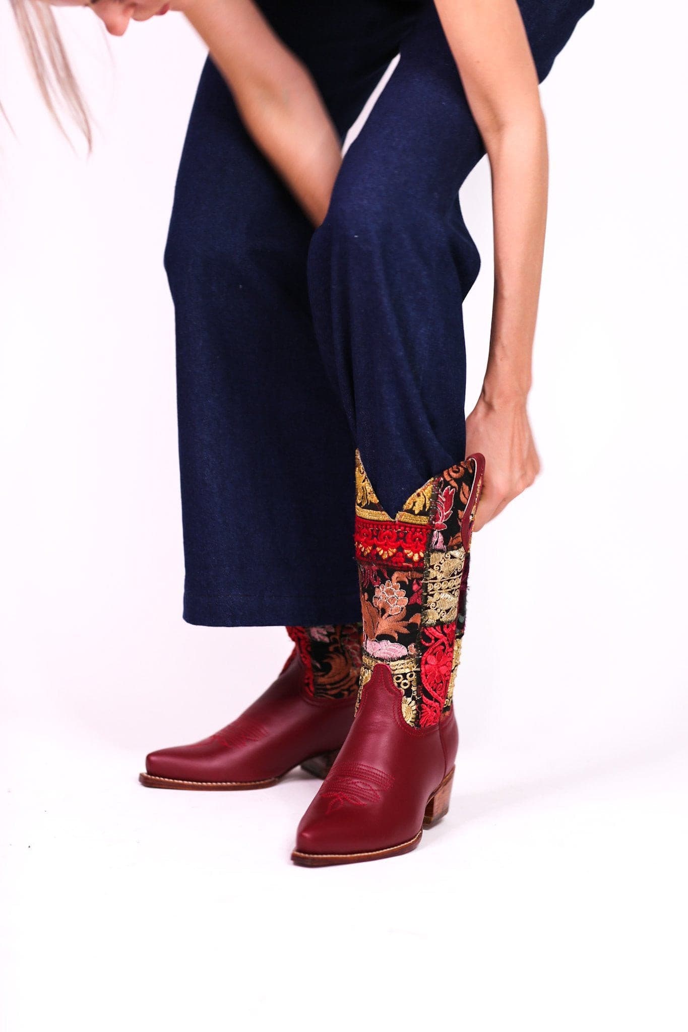 EMBROIDERED BOOTS MARLA (RED) - BANGKOK TAILOR CLOTHING STORE - HANDMADE CLOTHING