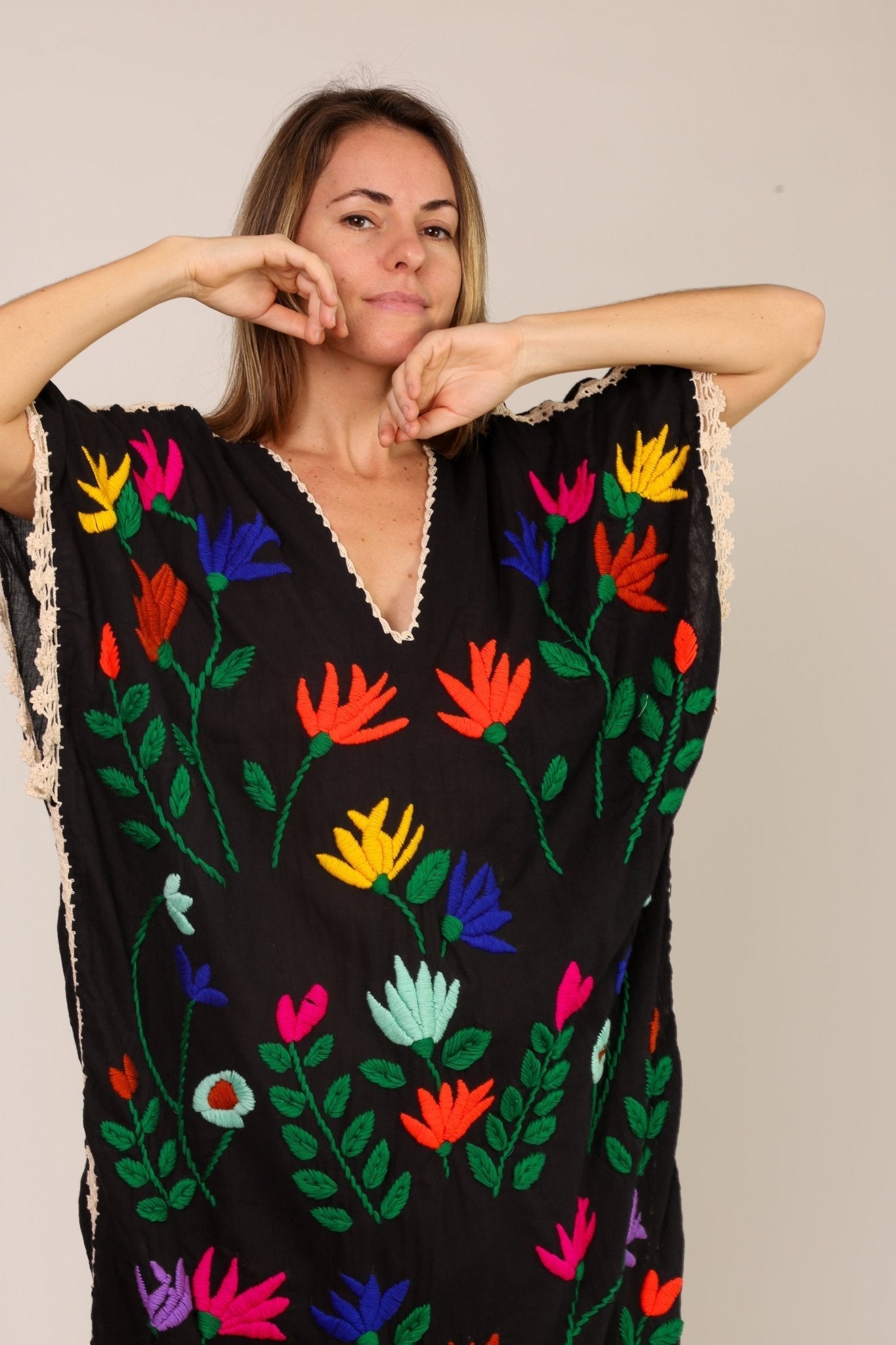 EMBROIDERED KAFTAN LOREYS - BANGKOK TAILOR CLOTHING STORE - HANDMADE CLOTHING