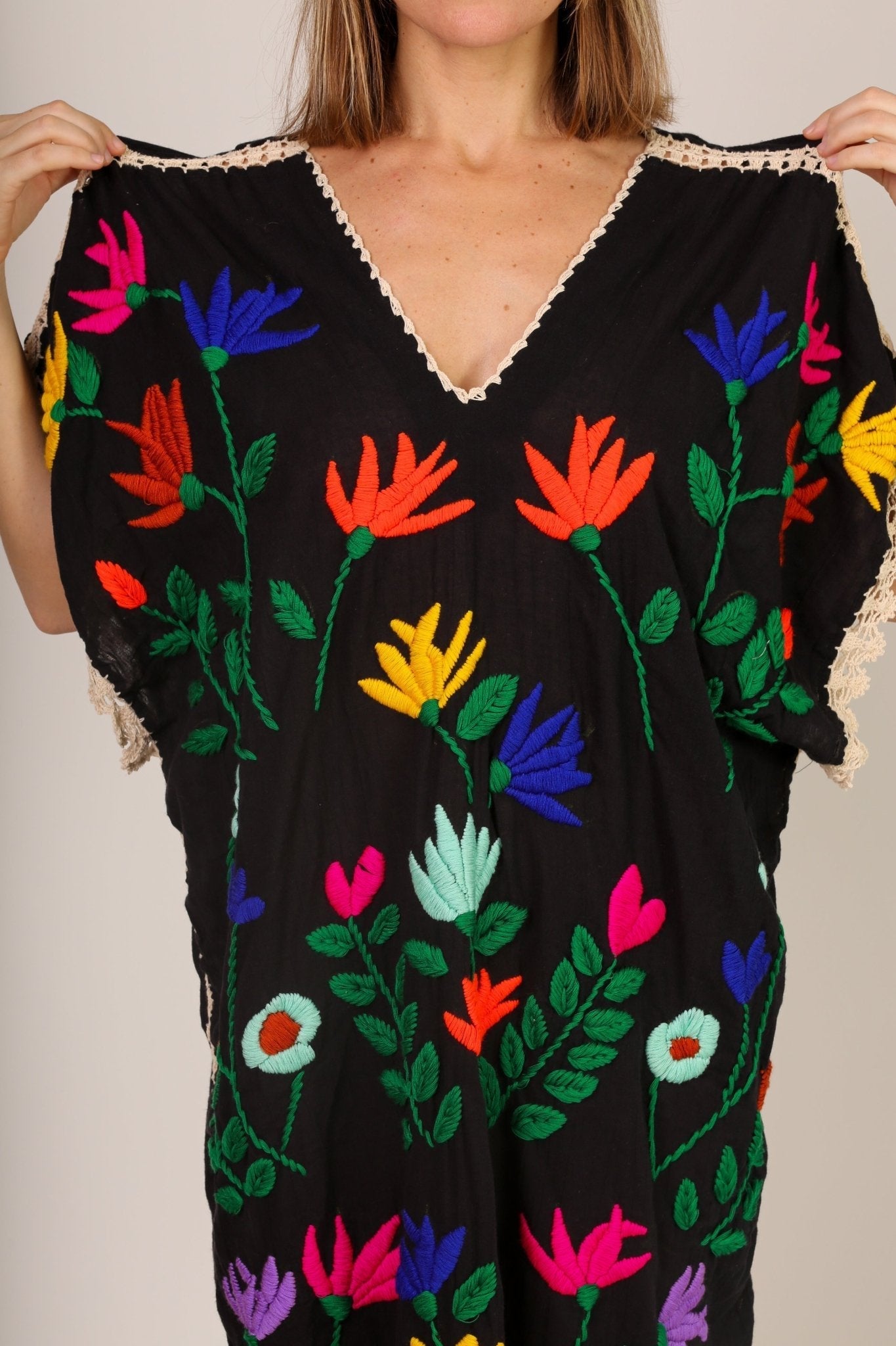 EMBROIDERED KAFTAN LOREYS - BANGKOK TAILOR CLOTHING STORE - HANDMADE CLOTHING