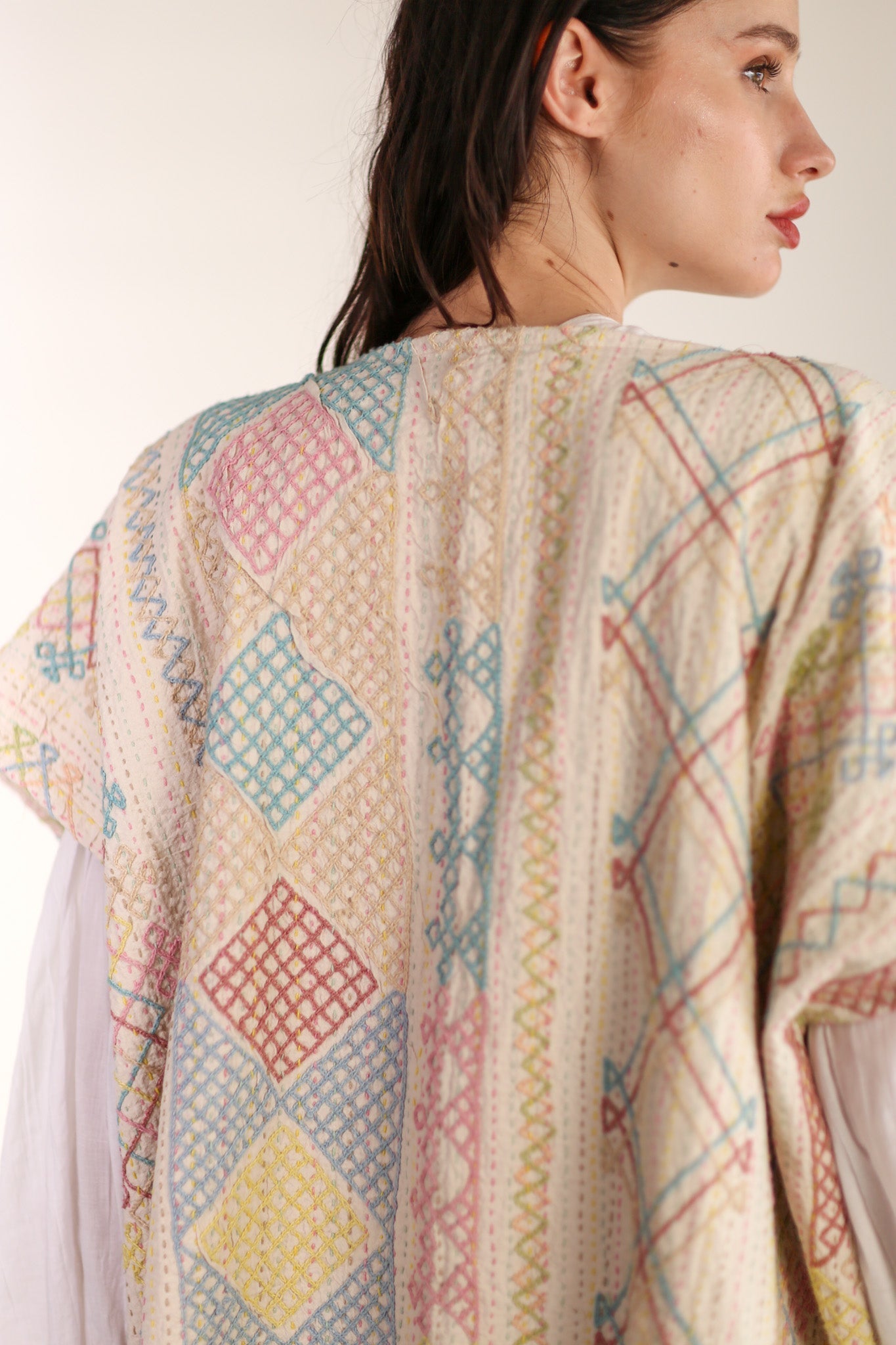 EMBROIDERED KIMONO ANISCHKA - BANGKOK TAILOR CLOTHING STORE - HANDMADE CLOTHING