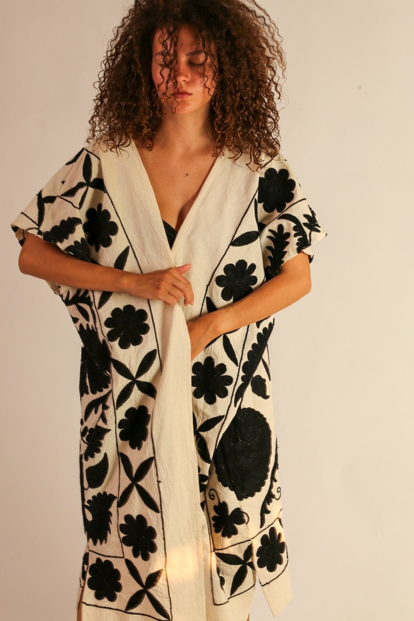 EMBROIDERED KIMONO LUNA - BANGKOK TAILOR CLOTHING STORE - HANDMADE CLOTHING