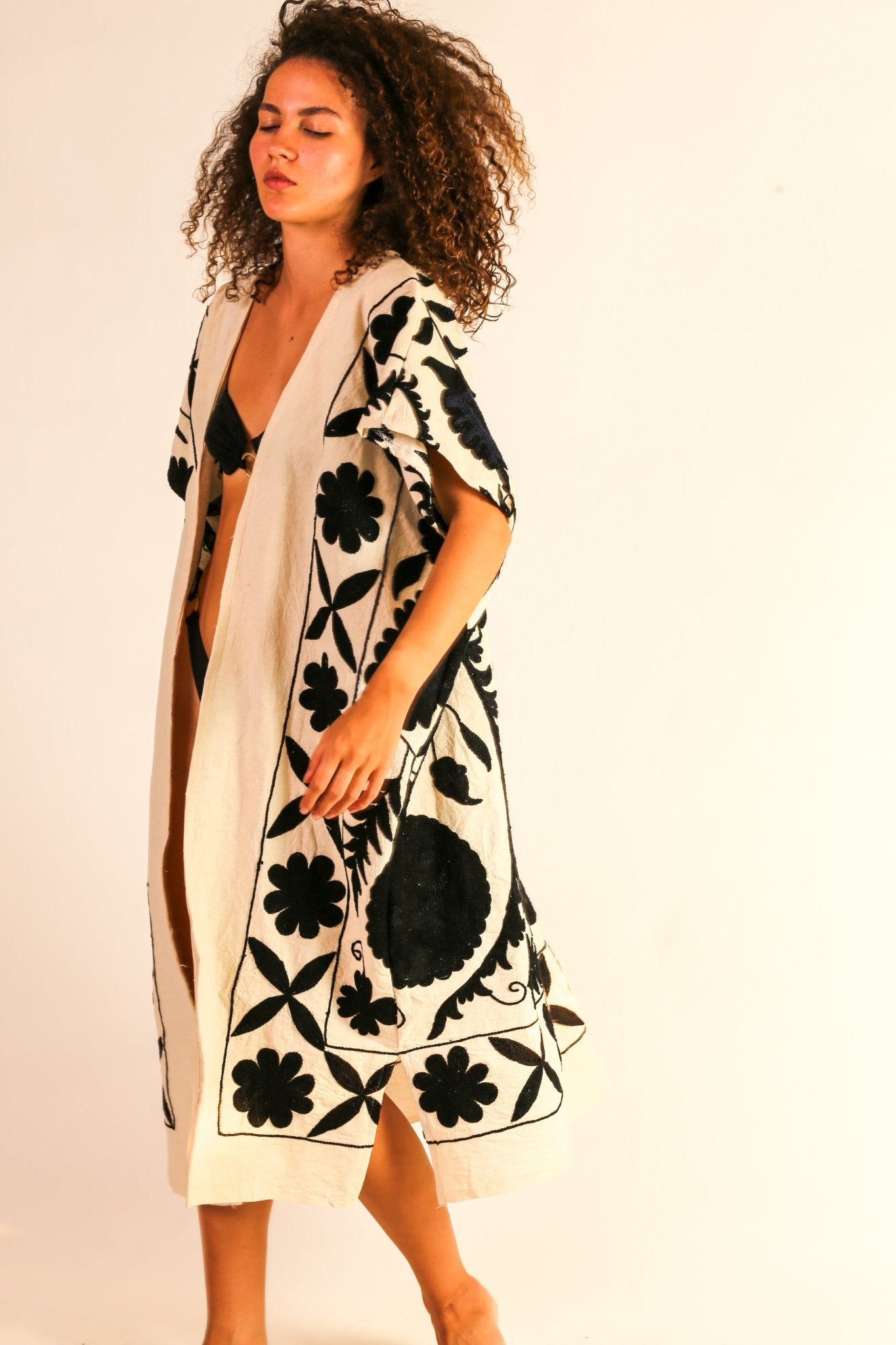 EMBROIDERED KIMONO LUNA - BANGKOK TAILOR CLOTHING STORE - HANDMADE CLOTHING