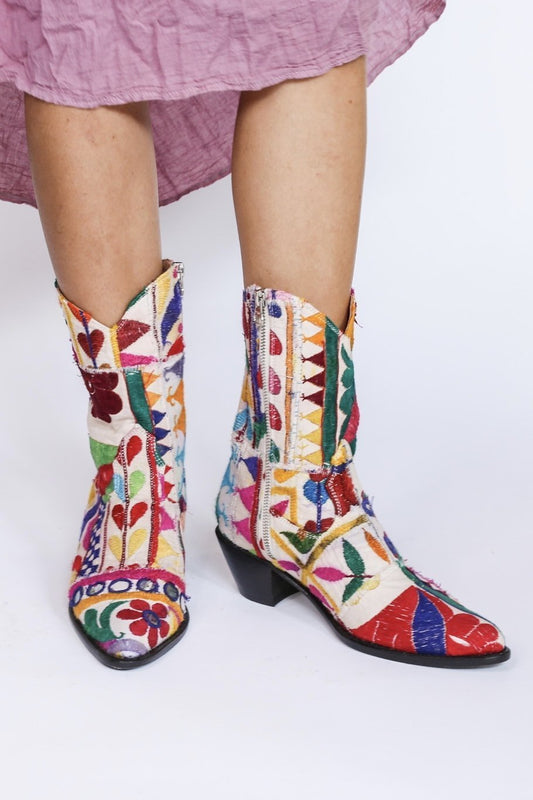 Embroidered Patchwork Cowboy Boots Ginalyn - BANGKOK TAILOR CLOTHING STORE - HANDMADE CLOTHING