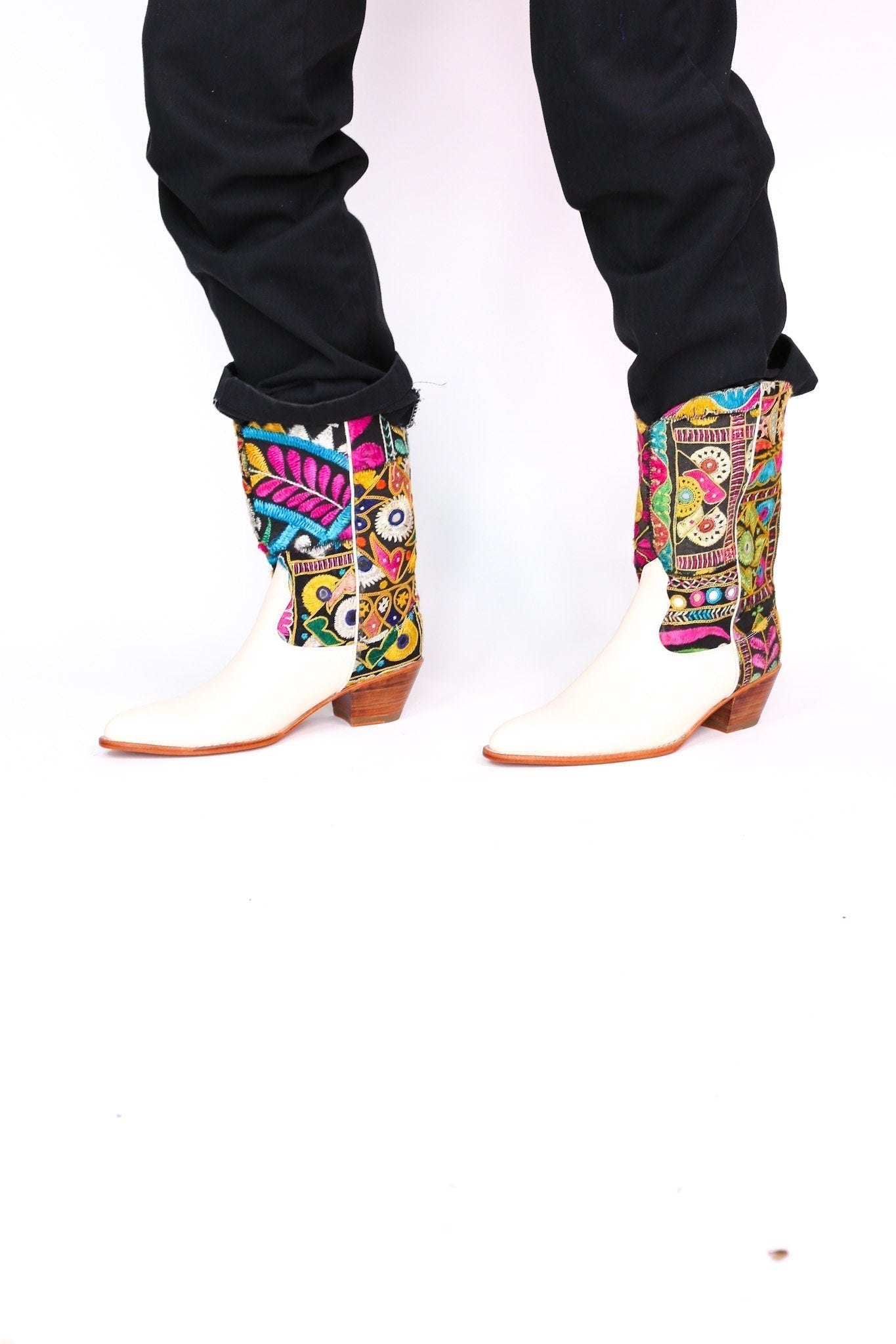 EMBROIDERED PATCHWORK WESTERN BOOTS ANDROMEDA - BANGKOK TAILOR CLOTHING STORE - HANDMADE CLOTHING