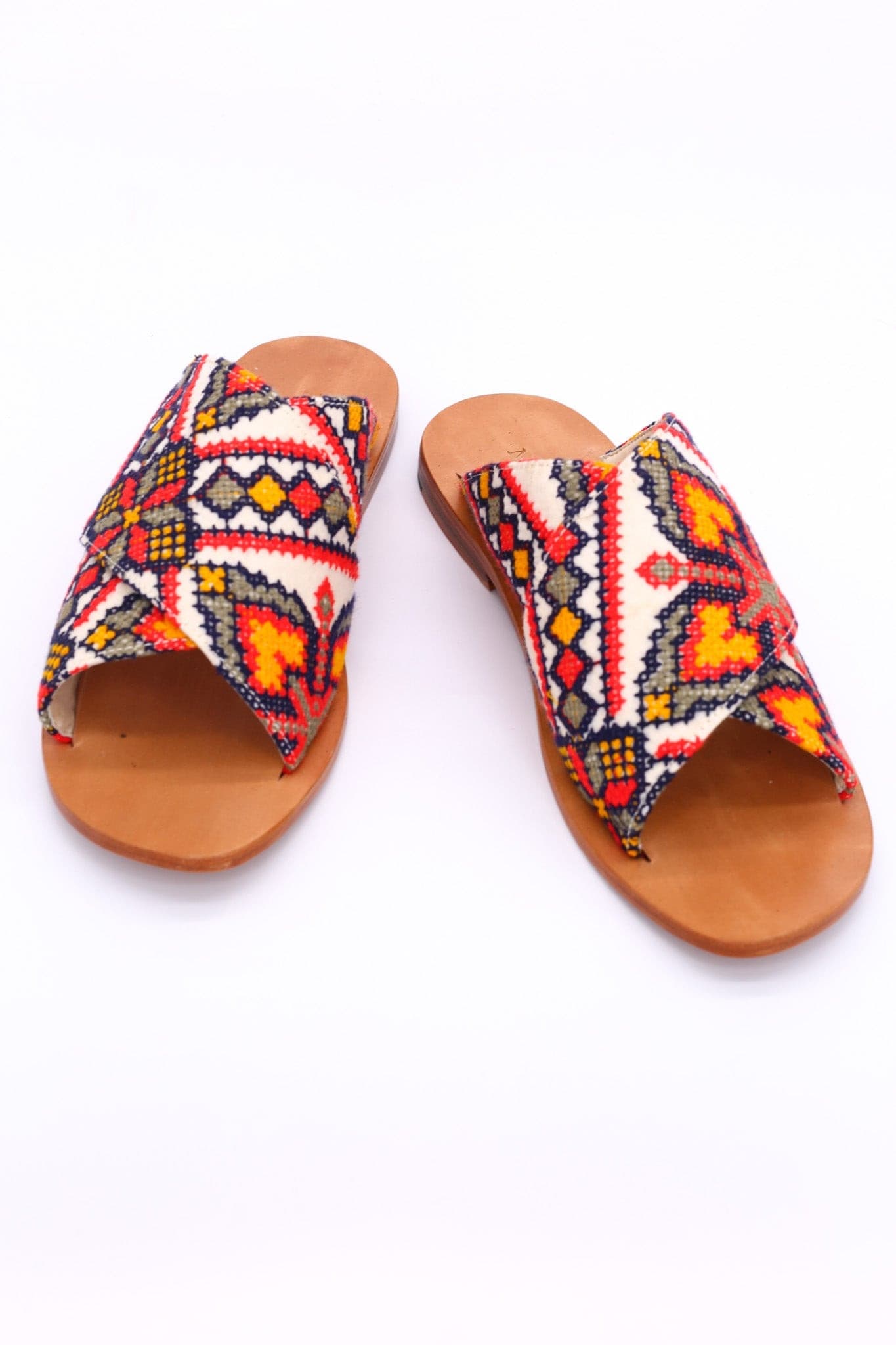 EMBROIDERED SANDALS DAISY - BANGKOK TAILOR CLOTHING STORE - HANDMADE CLOTHING