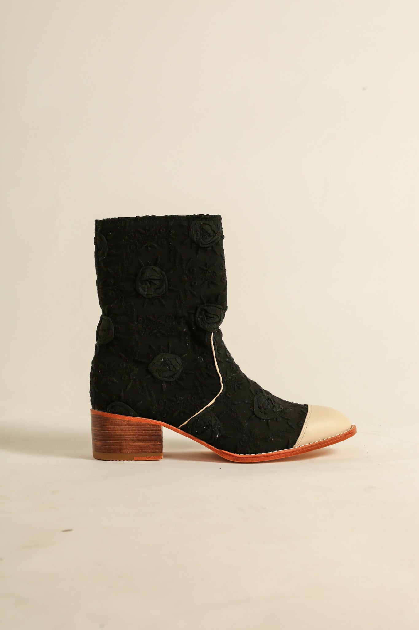 EMBROIDERED SILK CREAM CAP BOOTS LARA - BANGKOK TAILOR CLOTHING STORE - HANDMADE CLOTHING