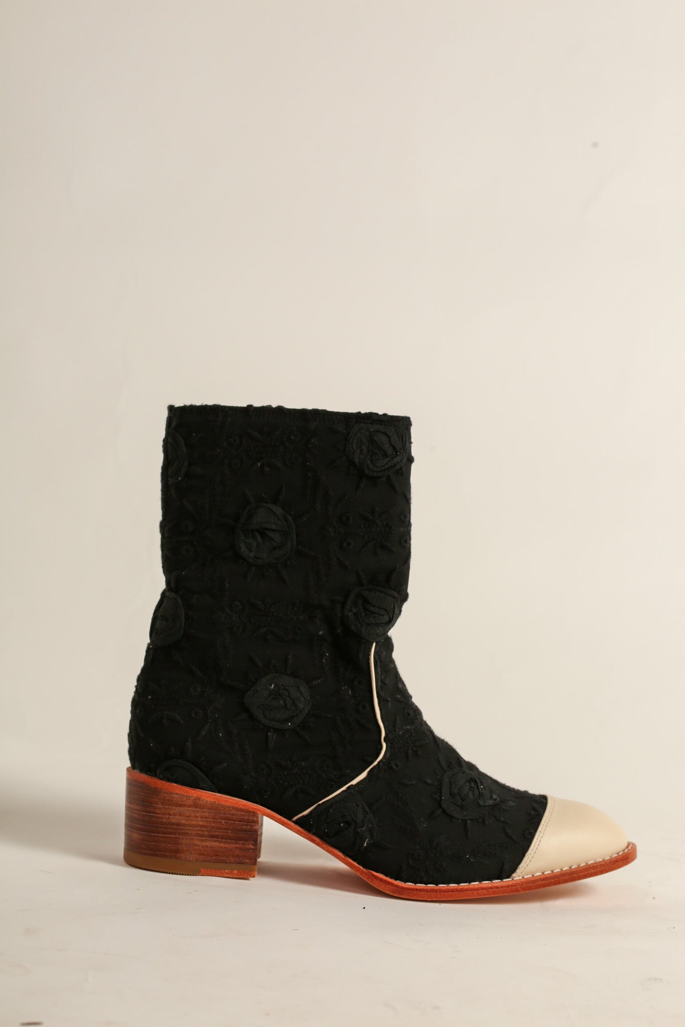 EMBROIDERED SILK CREAM CAP BOOTS LARA - BANGKOK TAILOR CLOTHING STORE - HANDMADE CLOTHING