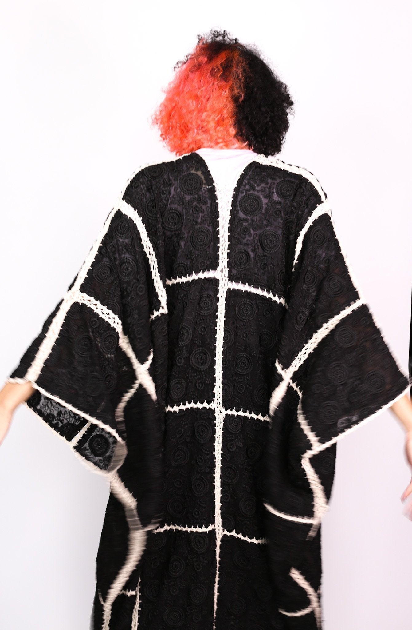 EMBROIDERED SILK CROCHET STATEMENT KIMONO SAENG - BANGKOK TAILOR CLOTHING STORE - HANDMADE CLOTHING