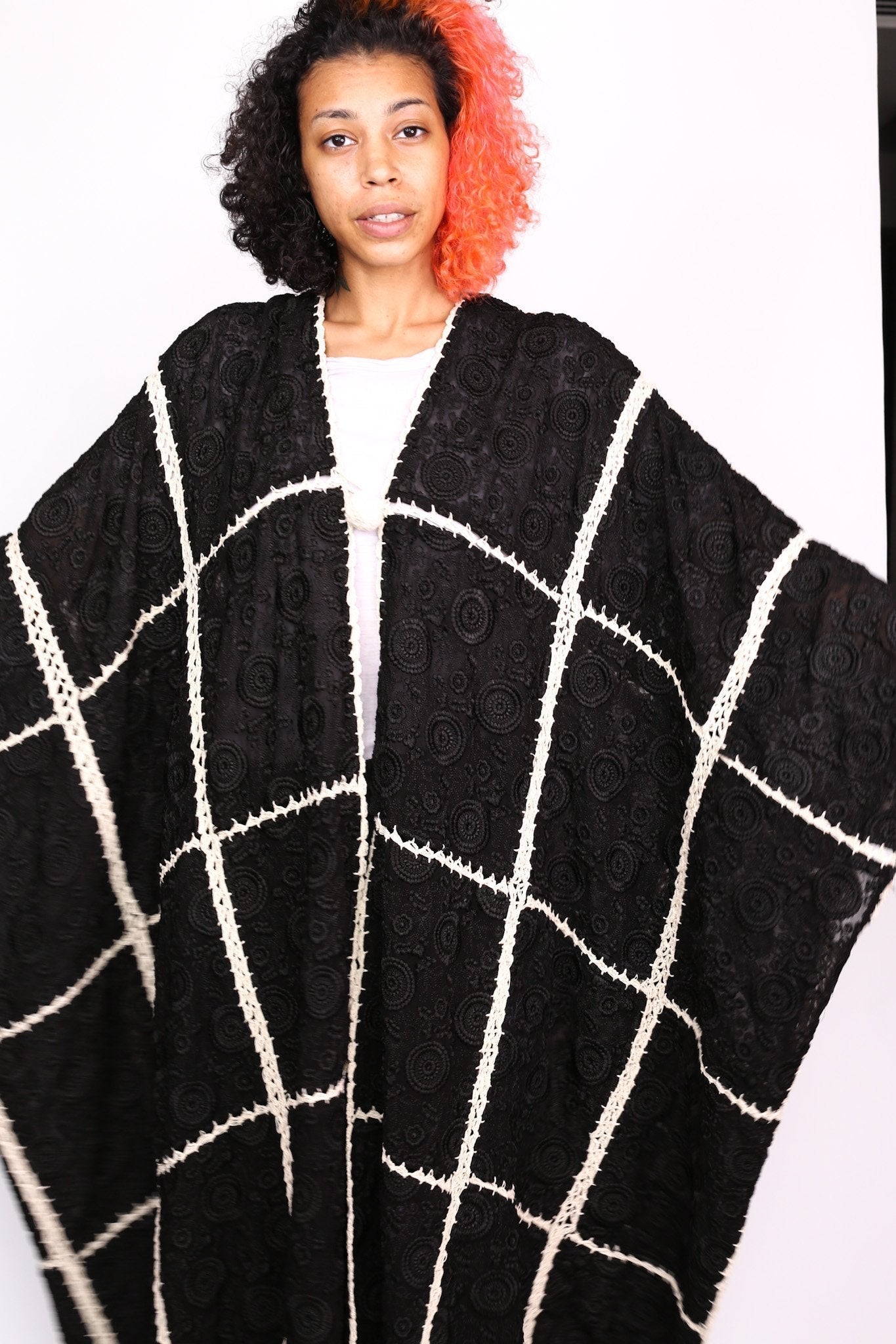 EMBROIDERED SILK CROCHET STATEMENT KIMONO SAENG - BANGKOK TAILOR CLOTHING STORE - HANDMADE CLOTHING