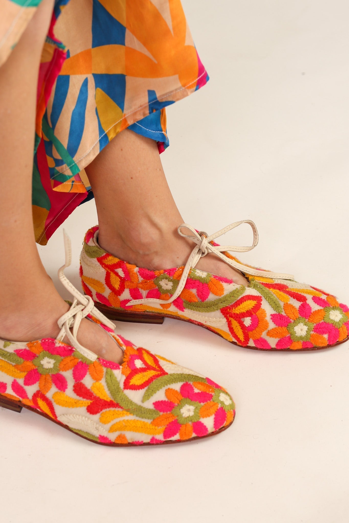 EMBROIDERED SILK FLATS LARA - BANGKOK TAILOR CLOTHING STORE - HANDMADE CLOTHING