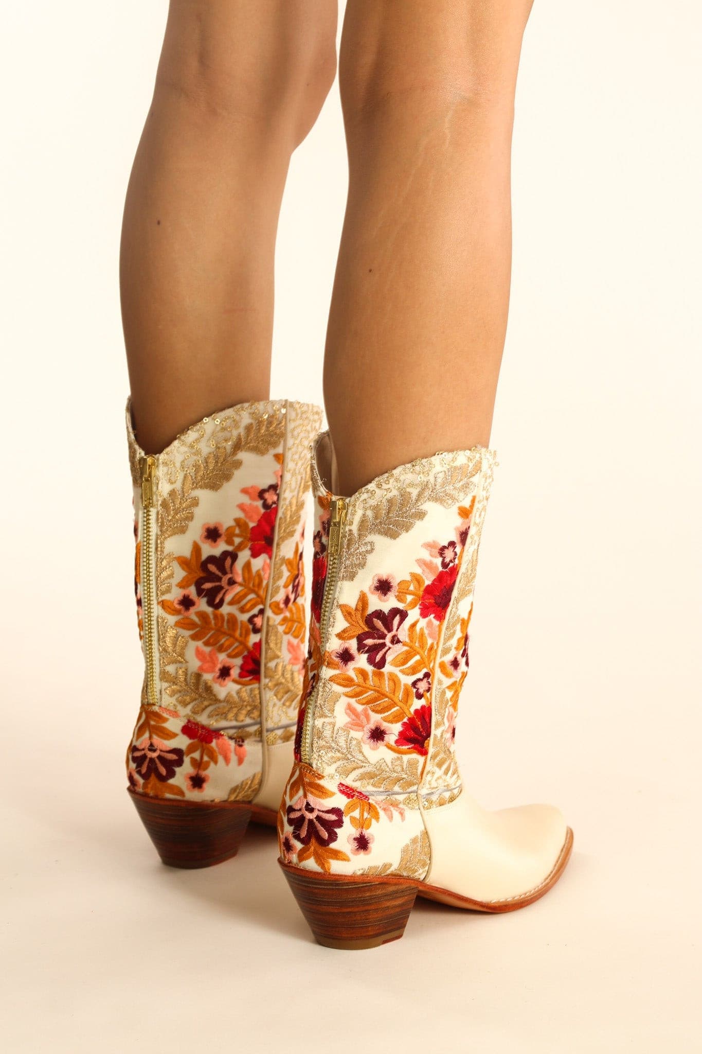 EMBROIDERED SILK WESTERN BOOTS ANILES - BANGKOK TAILOR CLOTHING STORE - HANDMADE CLOTHING