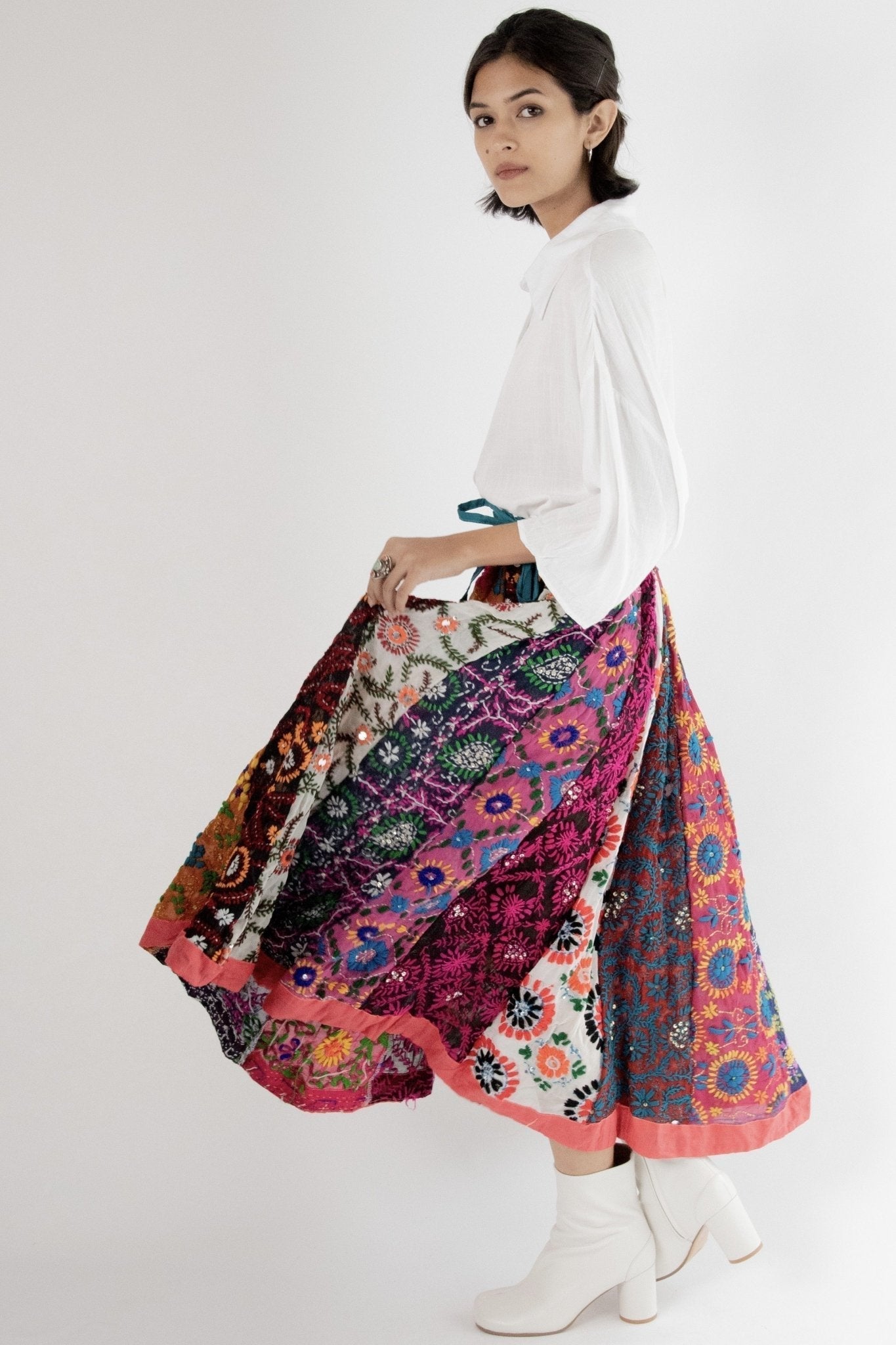 EMBROIDERED SKIRT LOUISE - BANGKOK TAILOR CLOTHING STORE - HANDMADE CLOTHING