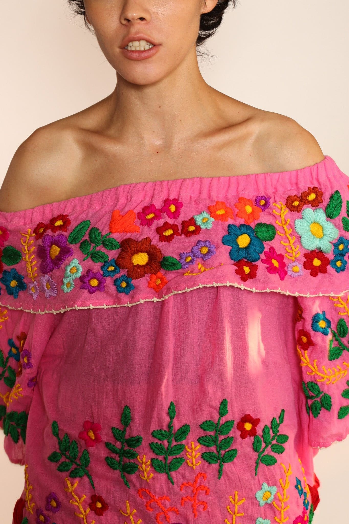 EMBROIDERED TOP SARAH - BANGKOK TAILOR CLOTHING STORE - HANDMADE CLOTHING