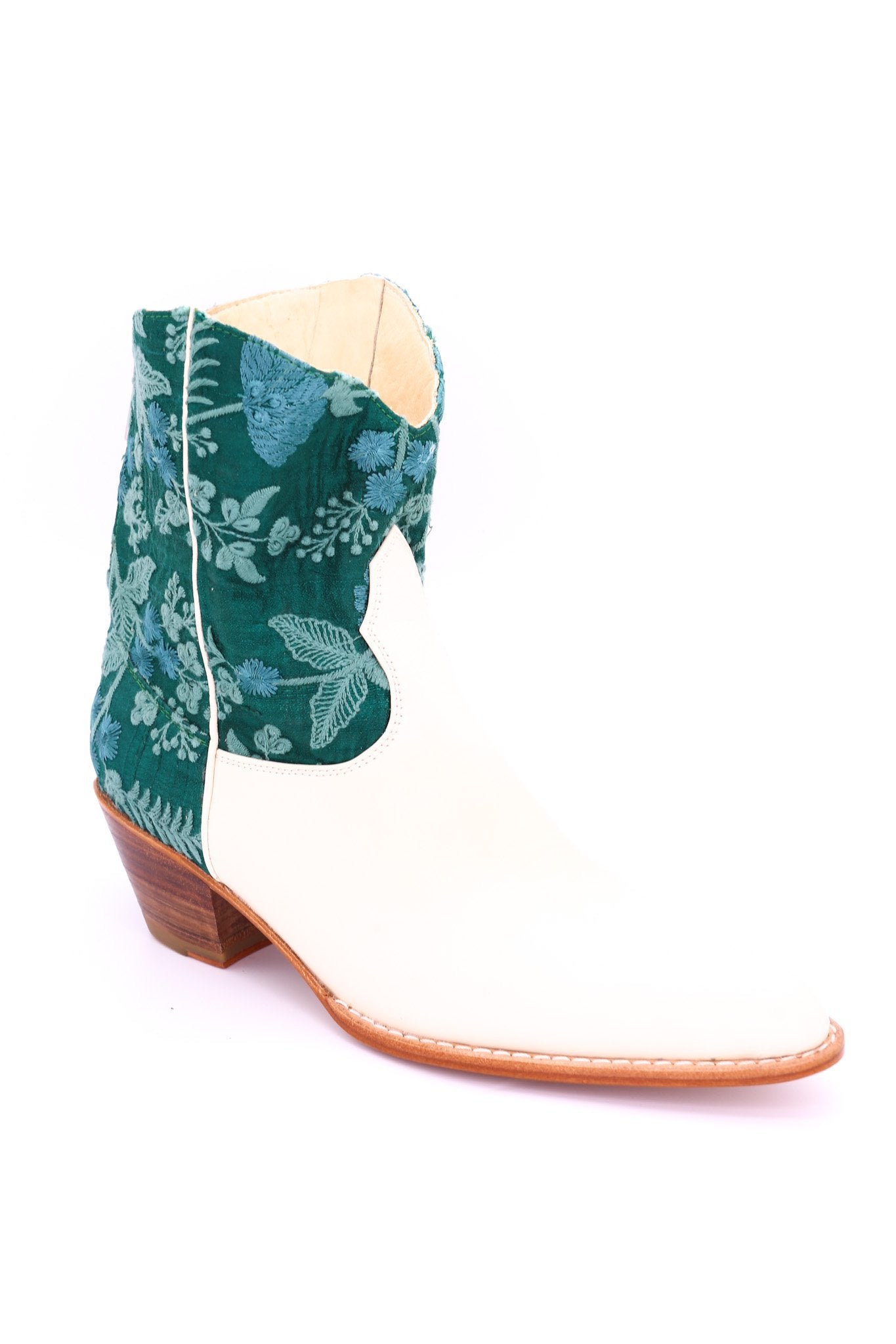 EMBROIDERED WESTERN BOOTIES PATRA - BANGKOK TAILOR CLOTHING STORE - HANDMADE CLOTHING