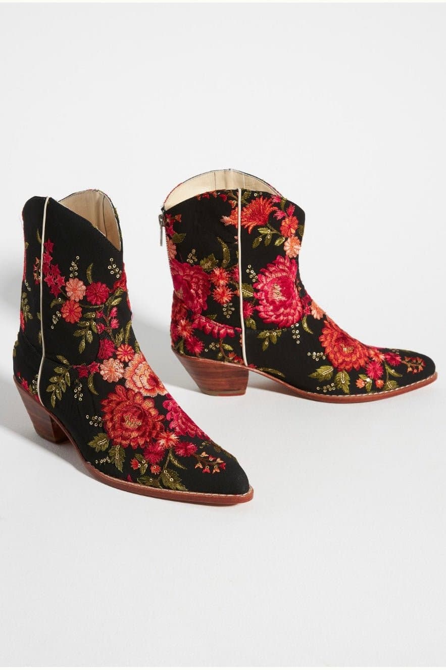 EMBROIDERED WESTERN BOOTS LEILA - BANGKOK TAILOR CLOTHING STORE - HANDMADE CLOTHING