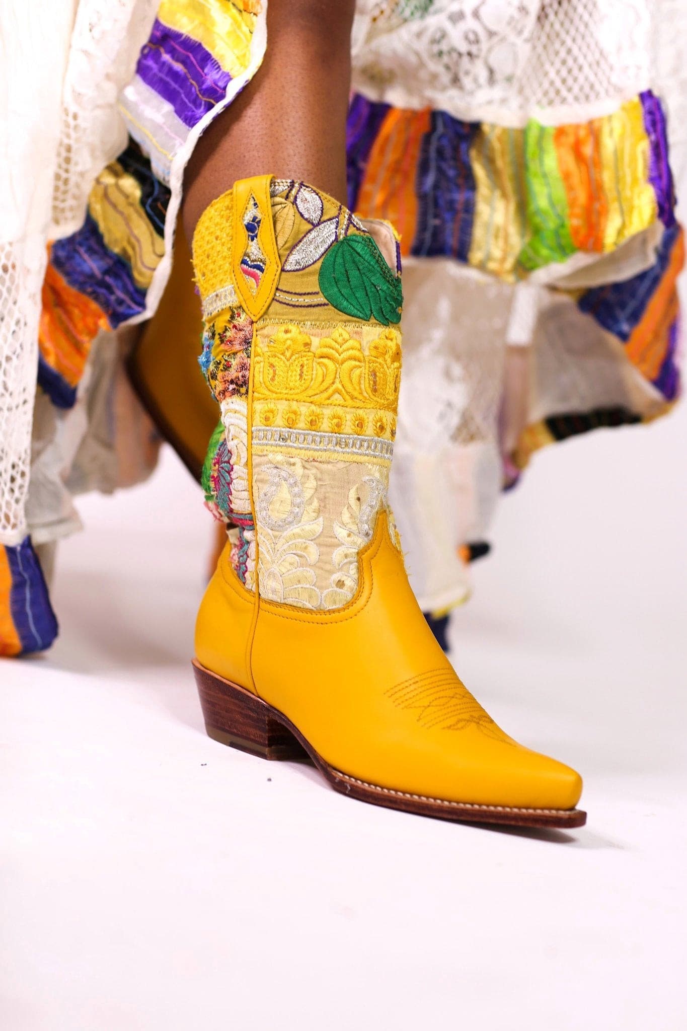 EMBROIDERED WESTERN BOOTS MARLA YELLOW - BANGKOK TAILOR CLOTHING STORE - HANDMADE CLOTHING