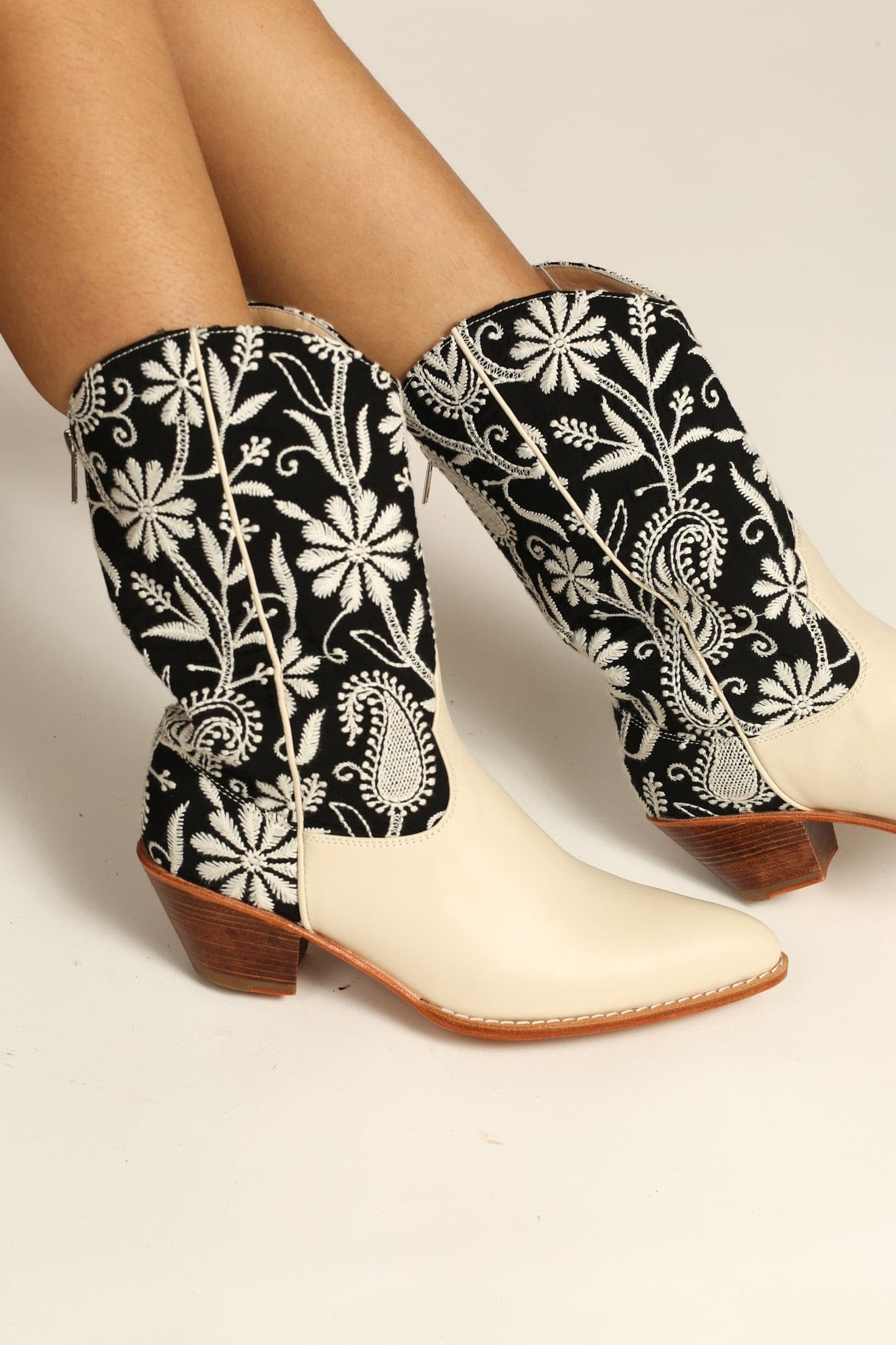 EMBROIDERED WESTERN BOOTS NICOLE - BANGKOK TAILOR CLOTHING STORE - HANDMADE CLOTHING