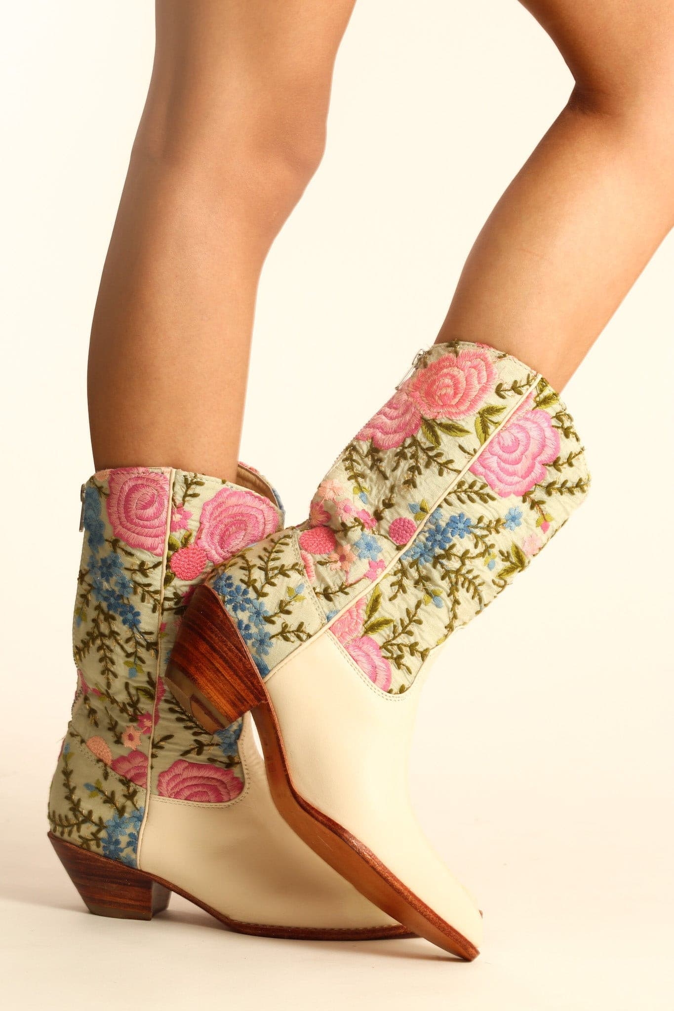 EMBROIDERED WESTERN FABRIC BOOTS WANISA - BANGKOK TAILOR CLOTHING STORE - HANDMADE CLOTHING