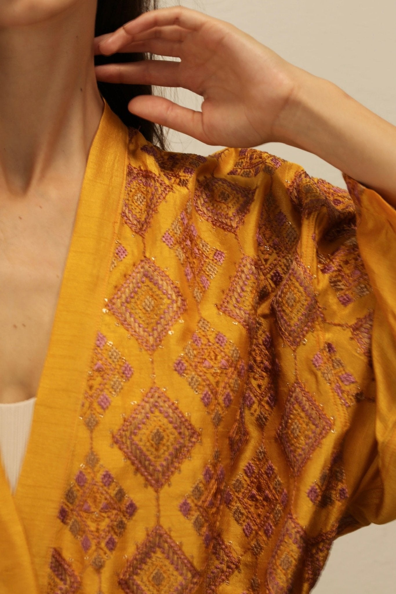 EUPHROSYNE SILK EMBROIDERED KIMONO - BANGKOK TAILOR CLOTHING STORE - HANDMADE CLOTHING