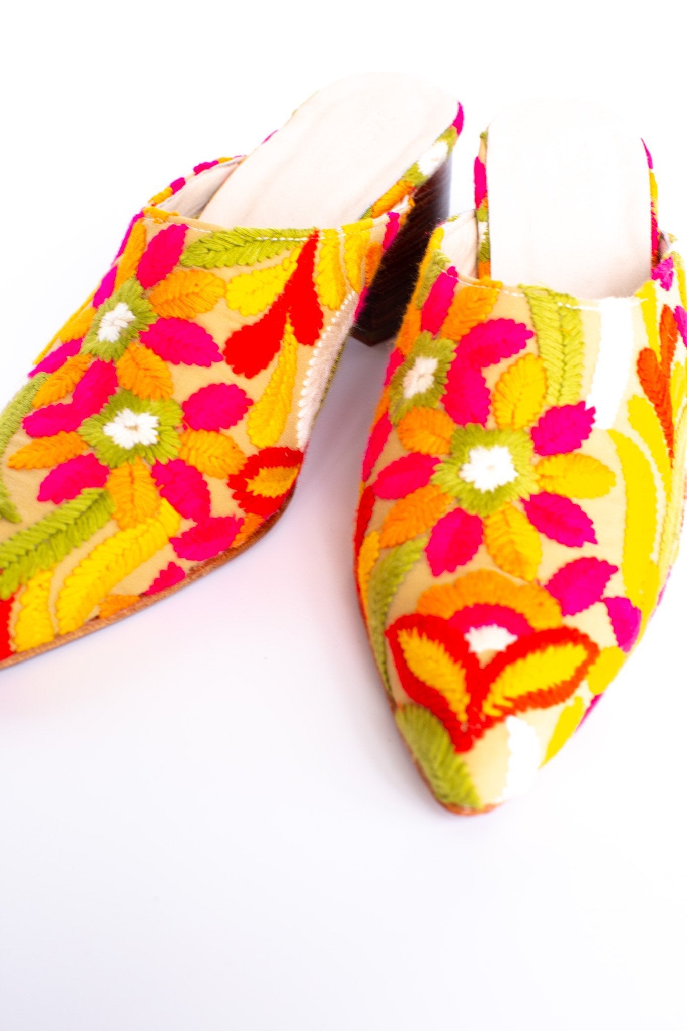 FLOWER EMBROIDERED MULES ELLIE - BANGKOK TAILOR CLOTHING STORE - HANDMADE CLOTHING