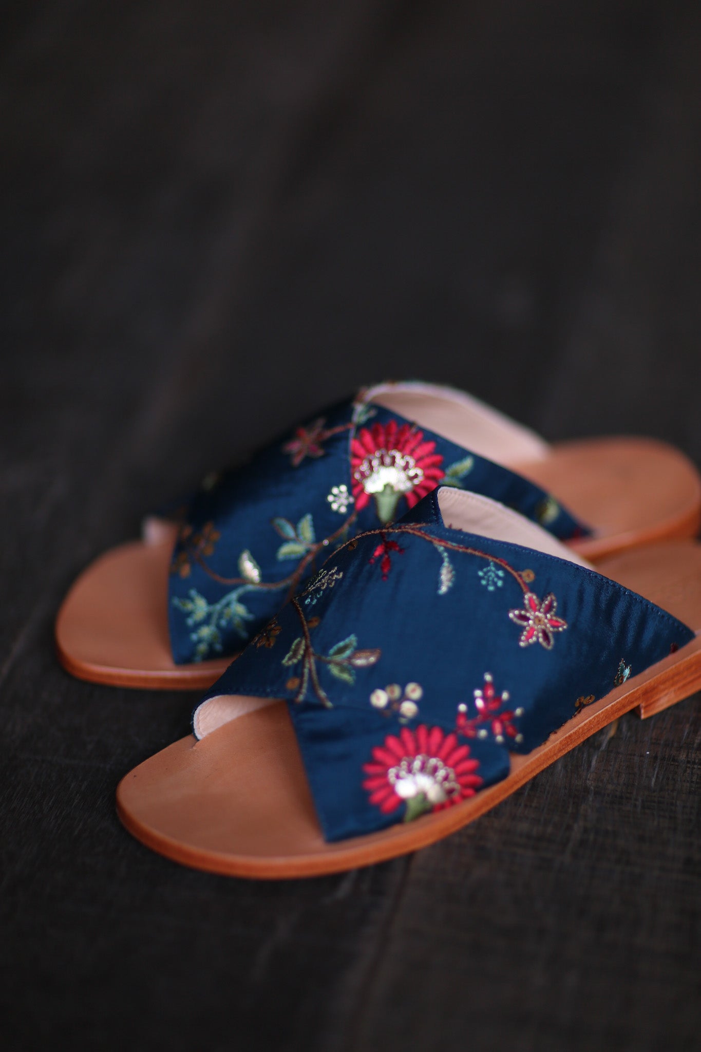 HAND CRAFTED LEATHER SOLE SANDALS BALI - BANGKOK TAILOR CLOTHING STORE - HANDMADE CLOTHING