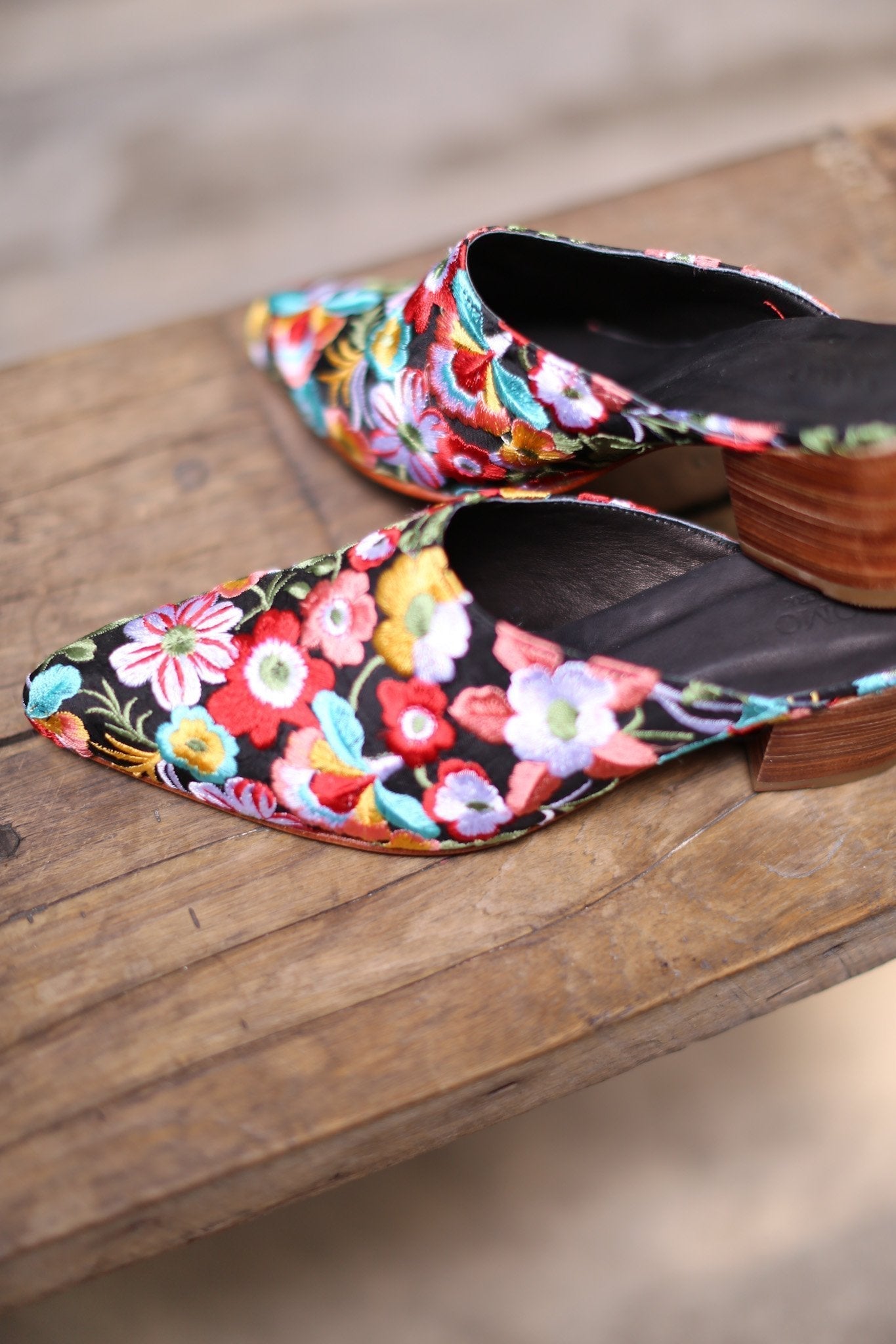 HEELED MULES EMBROIDERED X ANTHROPOLOGIE - BANGKOK TAILOR CLOTHING STORE - HANDMADE CLOTHING