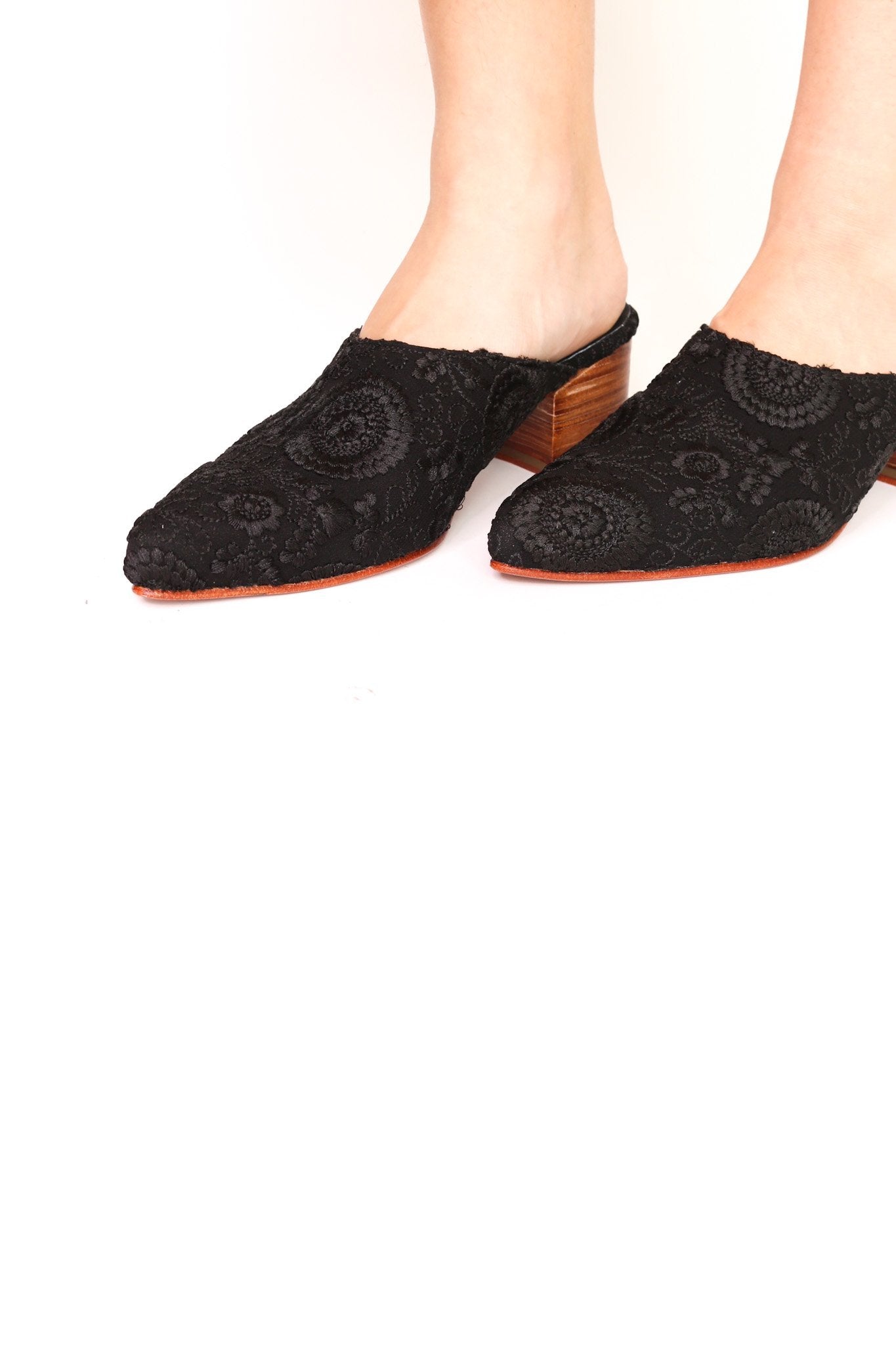 HEELED MULES EMBROIDERED X ANTHROPOLOGIE - BANGKOK TAILOR CLOTHING STORE - HANDMADE CLOTHING