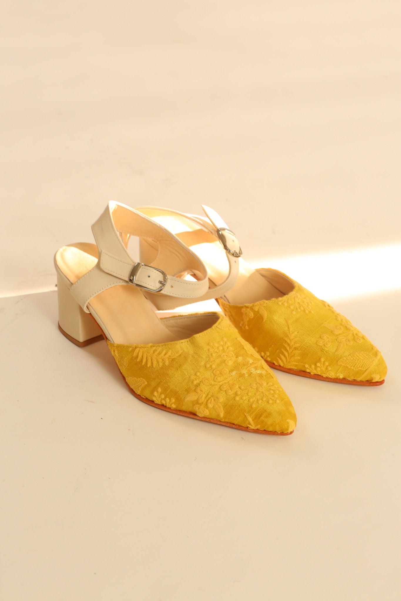 HEELED SANDALS ALYSA - BANGKOK TAILOR CLOTHING STORE - HANDMADE CLOTHING