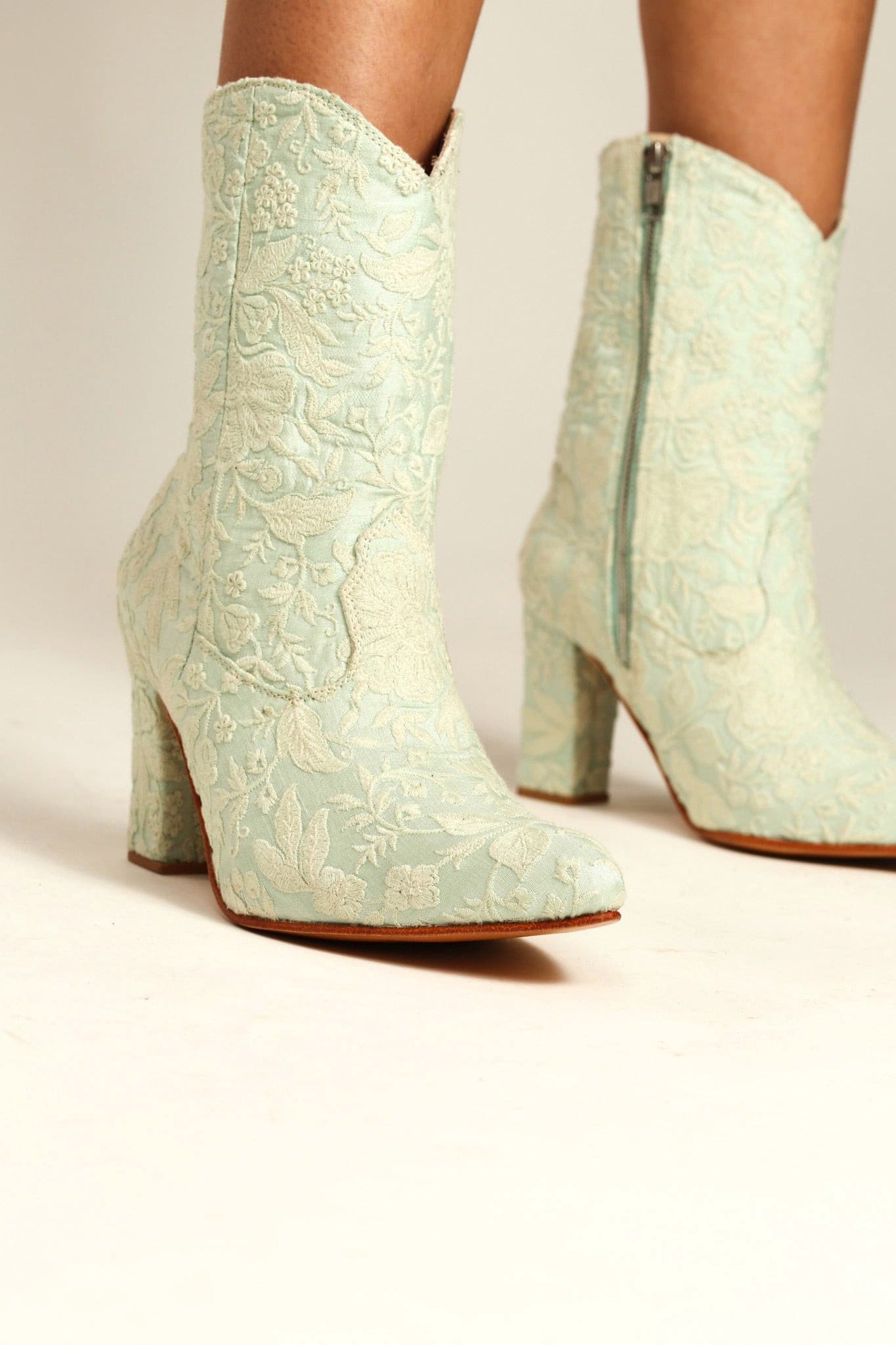 HIGH HEEL BOOTS MEGHNA - BANGKOK TAILOR CLOTHING STORE - HANDMADE CLOTHING