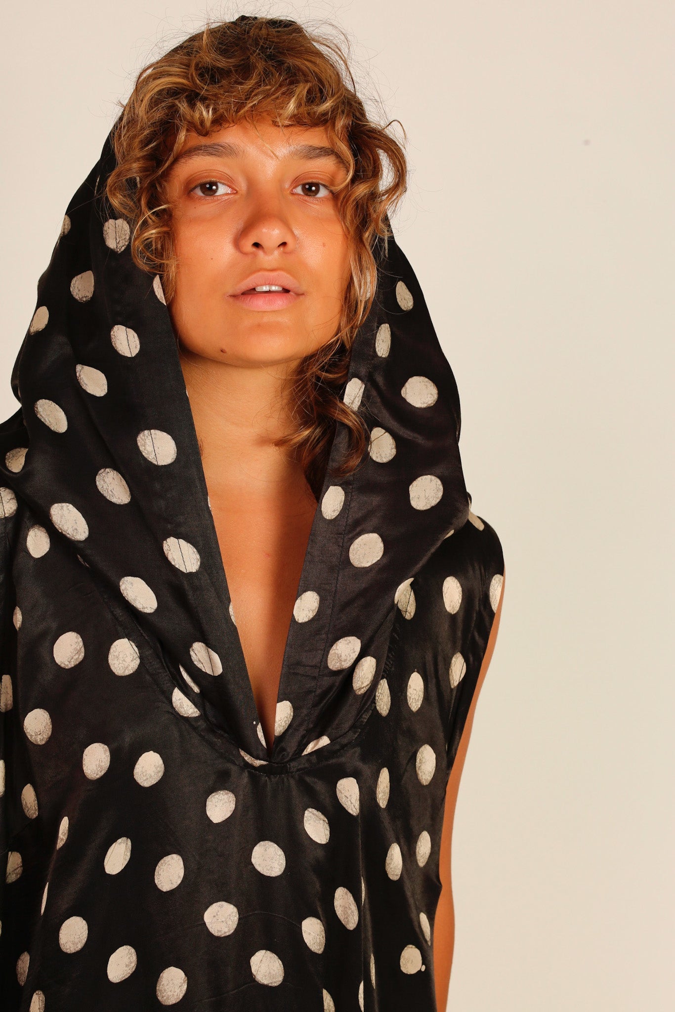 HOODIE DRESS POLKA DOT BLACK MADEENA - BANGKOK TAILOR CLOTHING STORE - HANDMADE CLOTHING