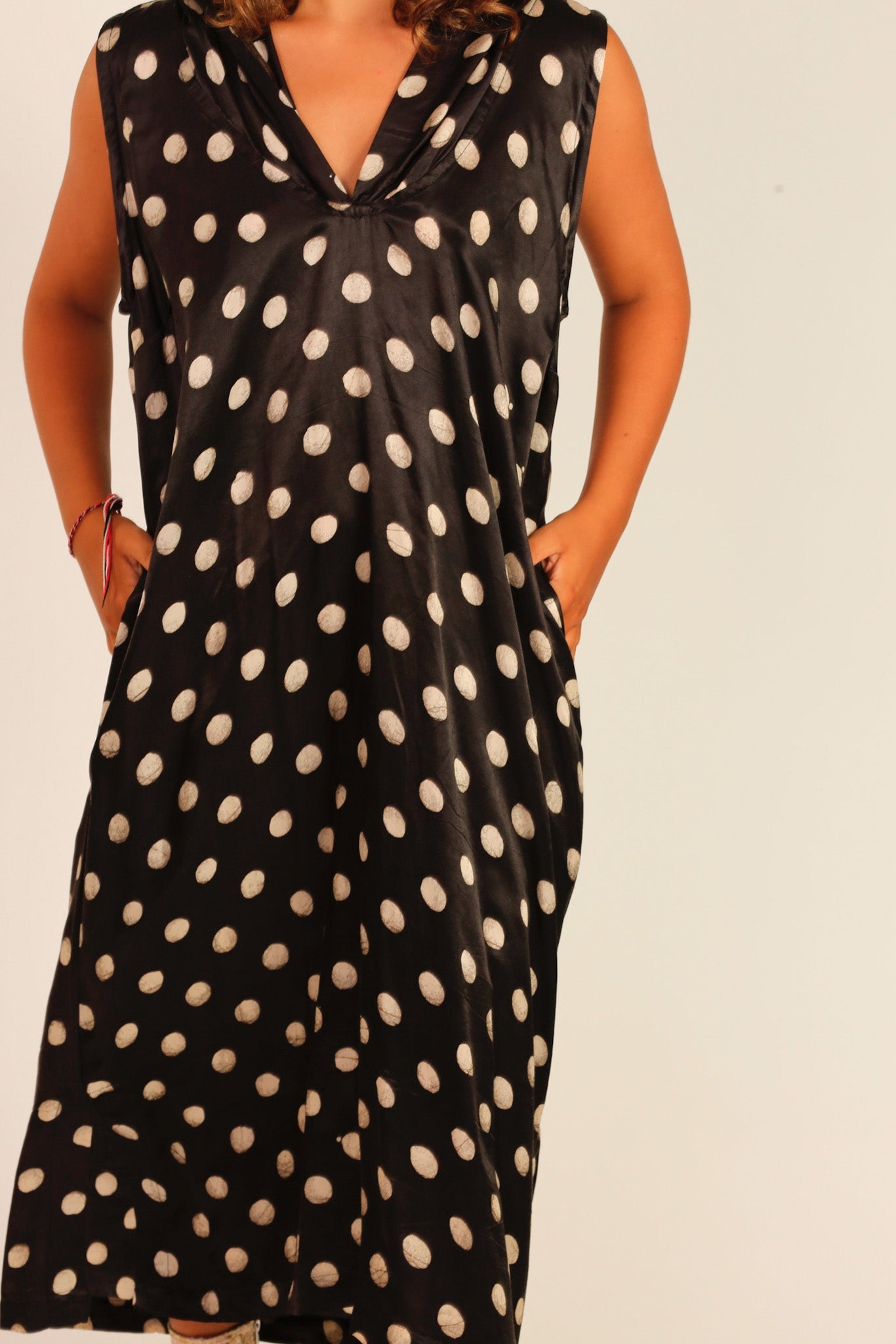 HOODIE DRESS POLKA DOT BLACK MADEENA - BANGKOK TAILOR CLOTHING STORE - HANDMADE CLOTHING