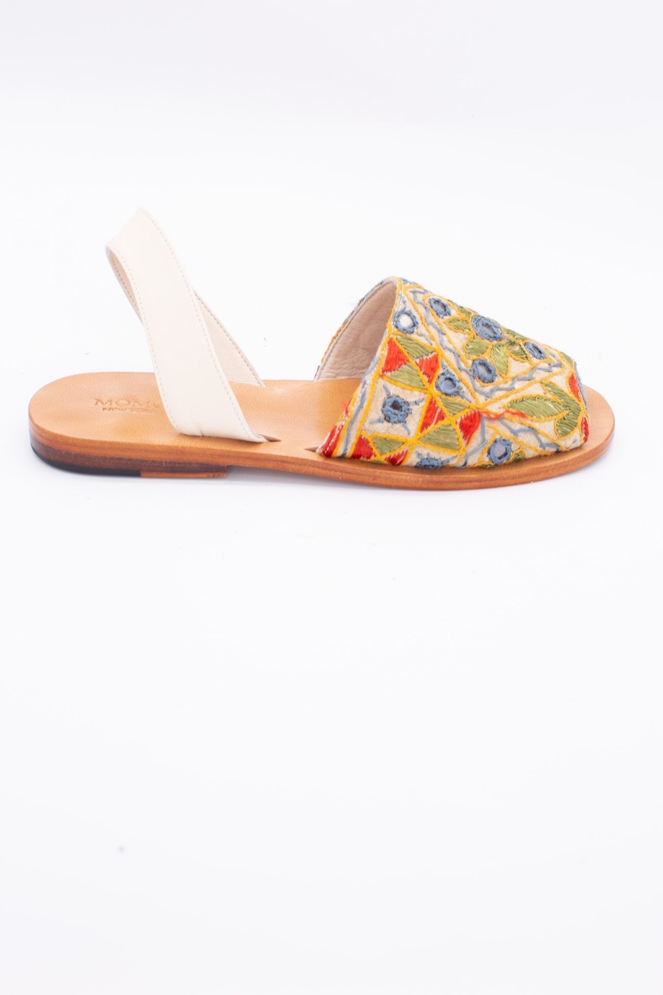 INDIAN EMBROIDERED LEATHER SANDALS DESSA - BANGKOK TAILOR CLOTHING STORE - HANDMADE CLOTHING