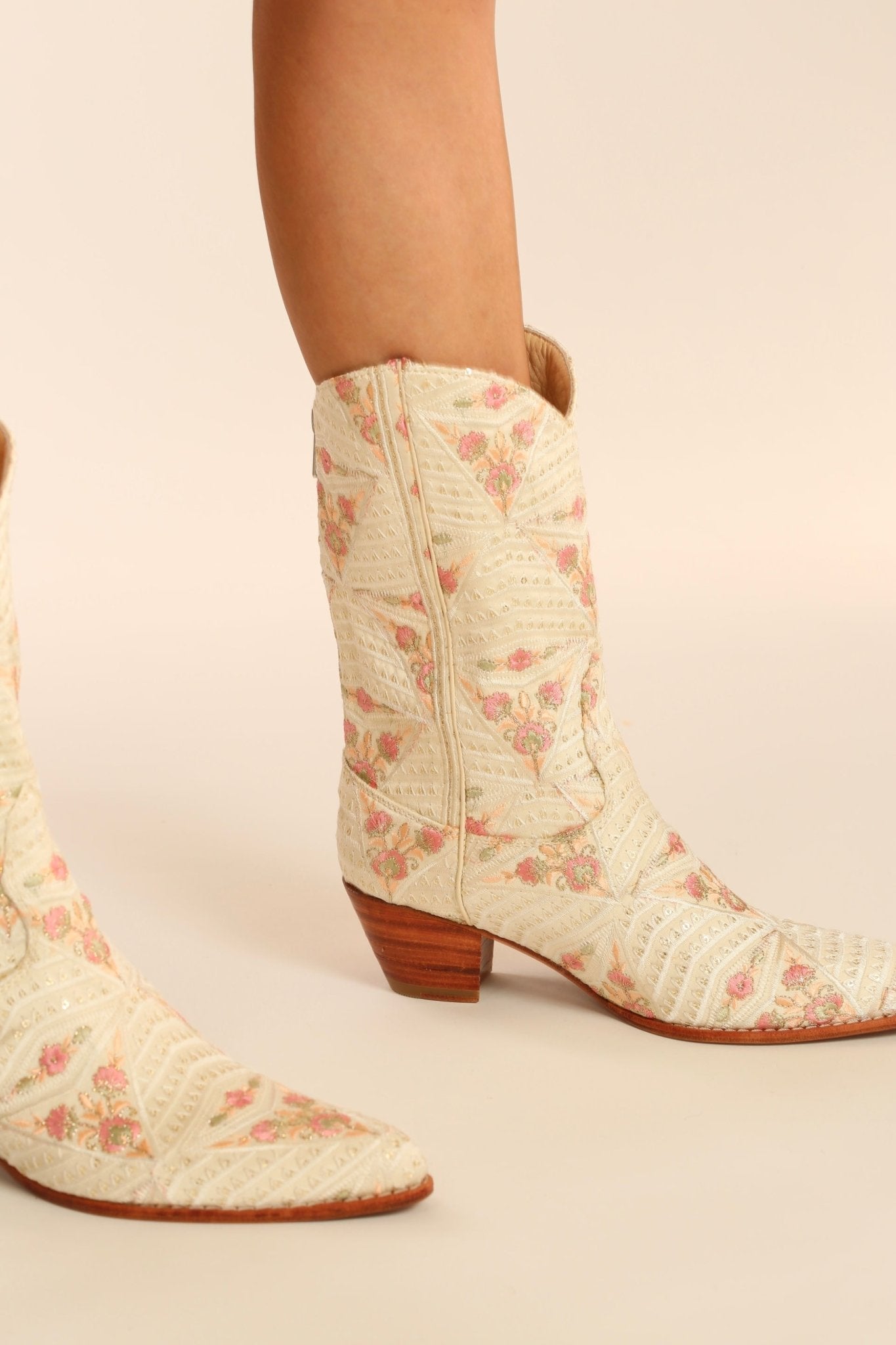 IVORY PINK FLOWER SILK WESTERN BOOTS DEKOTA - BANGKOK TAILOR CLOTHING STORE - HANDMADE CLOTHING