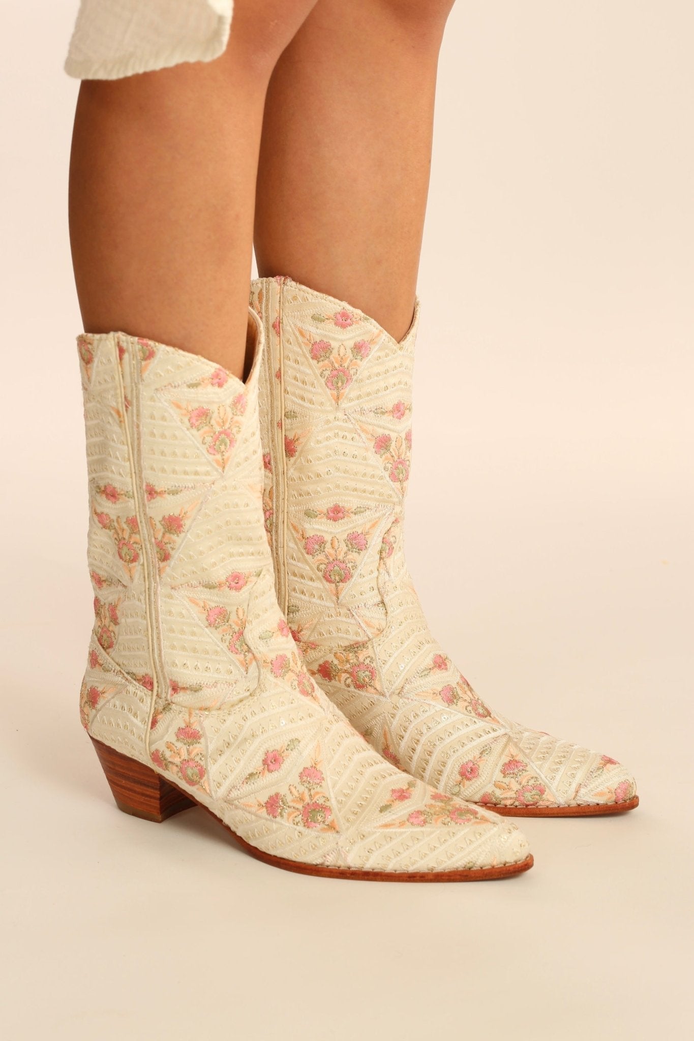 IVORY PINK FLOWER SILK WESTERN BOOTS DEKOTA - BANGKOK TAILOR CLOTHING STORE - HANDMADE CLOTHING