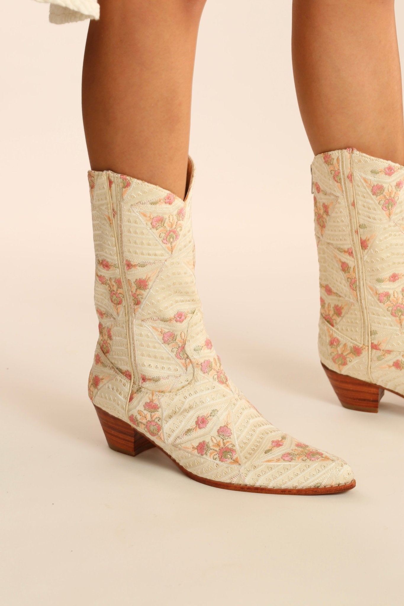 IVORY PINK FLOWER SILK WESTERN BOOTS DEKOTA - BANGKOK TAILOR CLOTHING STORE - HANDMADE CLOTHING