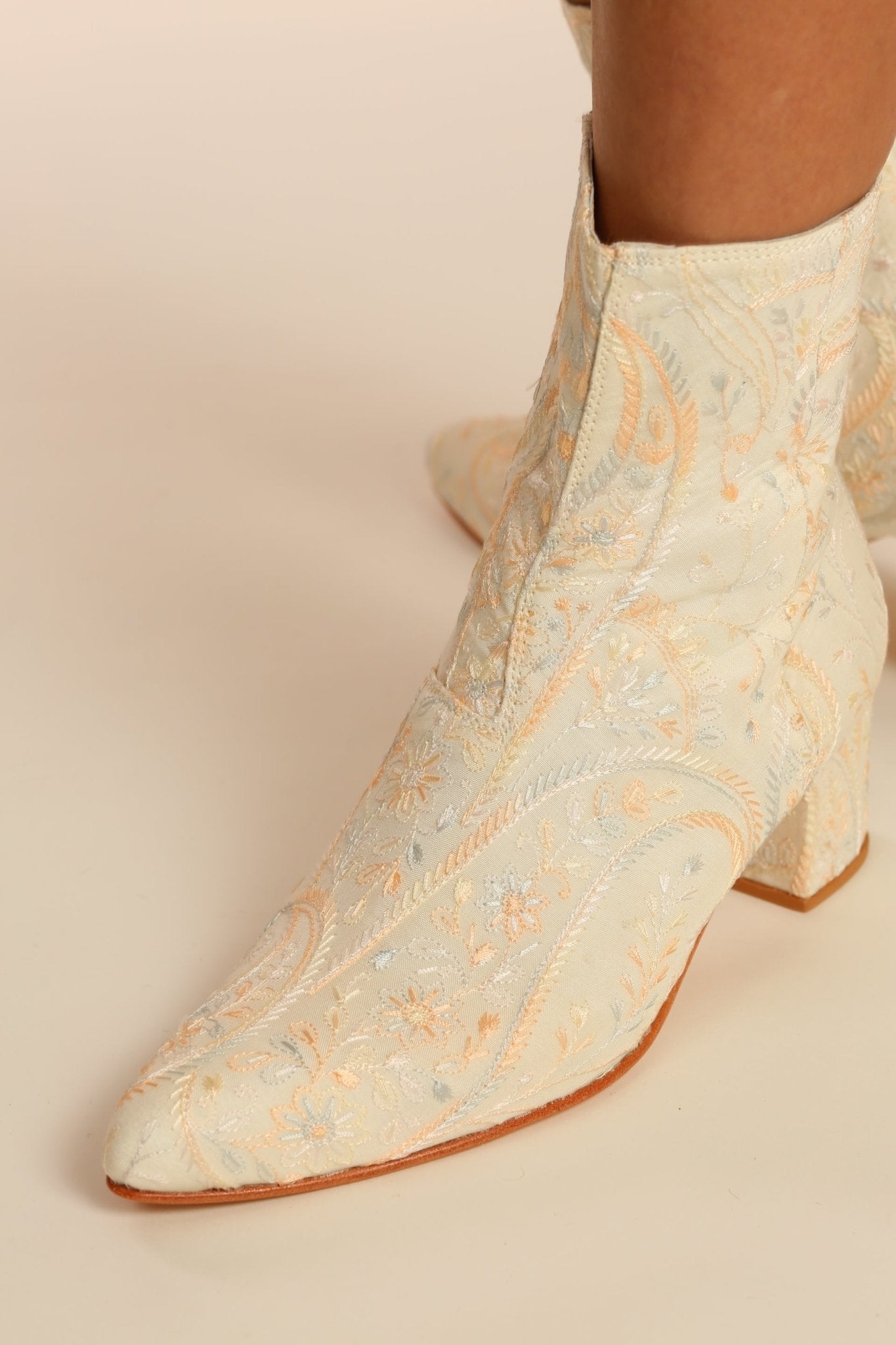 IVORY SILK EMBROIDERED WEDDING BOOTS GOLDEN - BANGKOK TAILOR CLOTHING STORE - HANDMADE CLOTHING