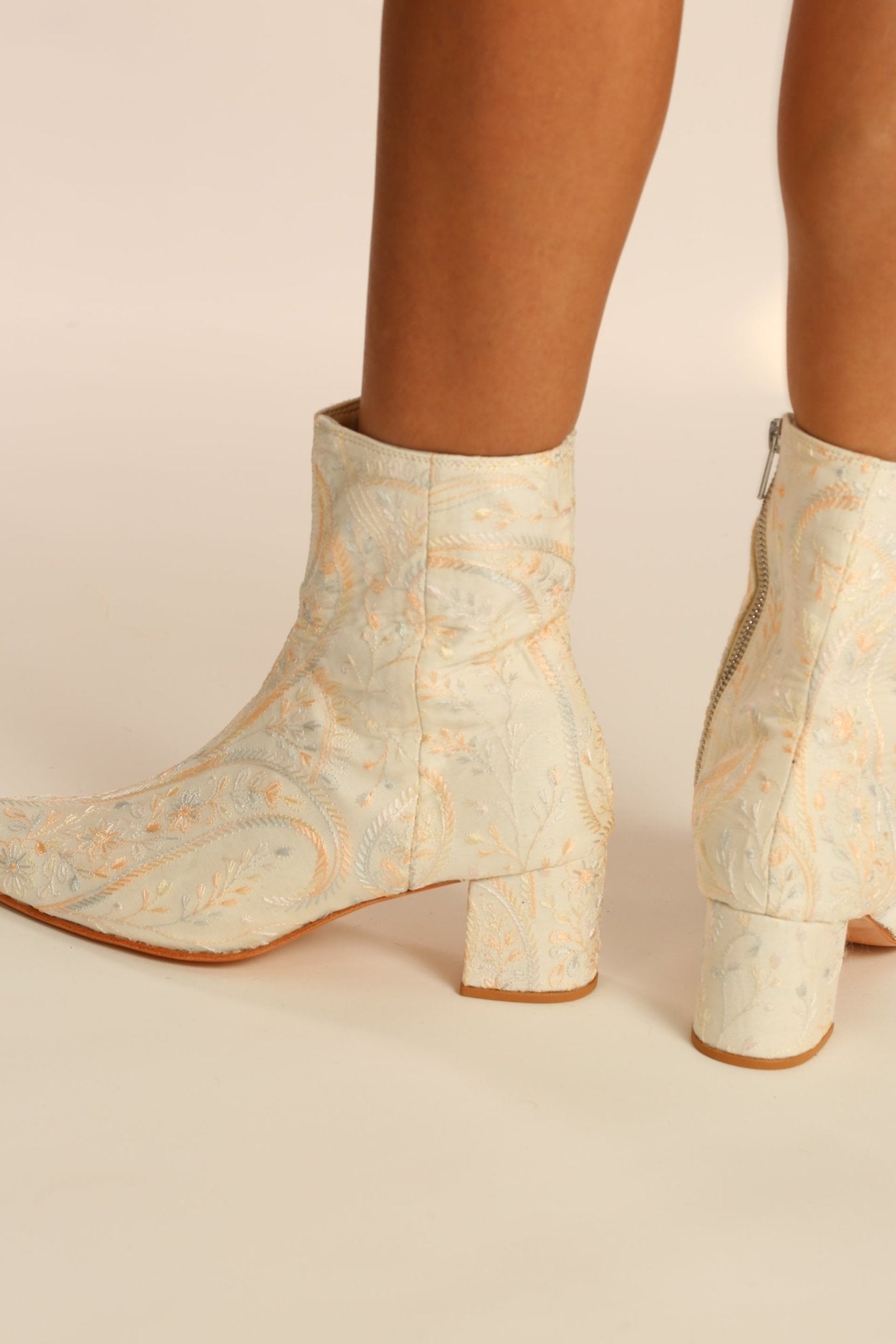 IVORY SILK EMBROIDERED WEDDING BOOTS GOLDEN - BANGKOK TAILOR CLOTHING STORE - HANDMADE CLOTHING