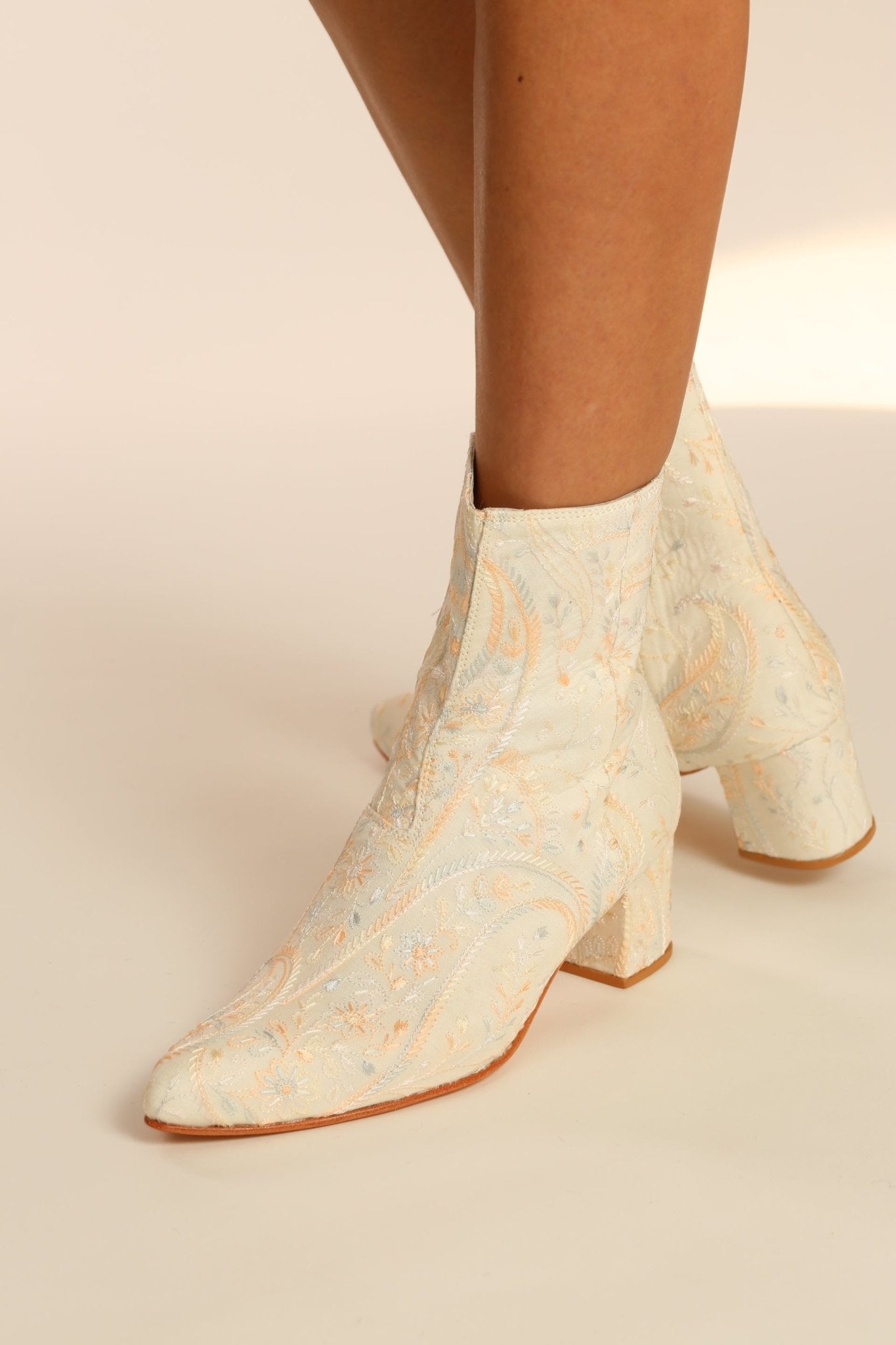 IVORY SILK EMBROIDERED WEDDING BOOTS GOLDEN - BANGKOK TAILOR CLOTHING STORE - HANDMADE CLOTHING