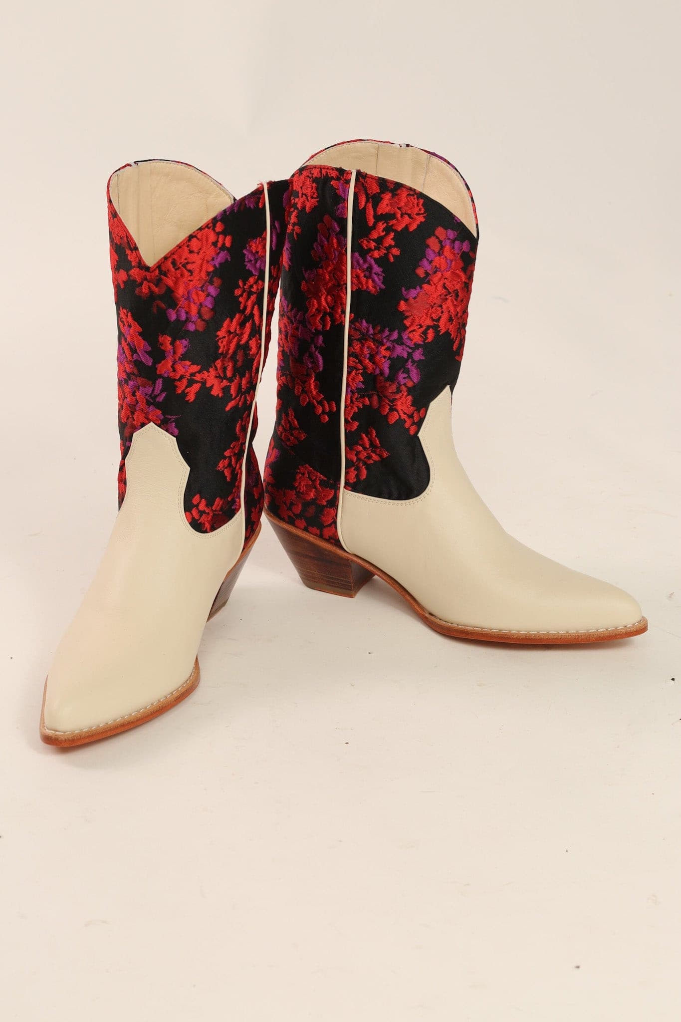 JACQUARD WESTERN BOOTS ARINA - BANGKOK TAILOR CLOTHING STORE - HANDMADE CLOTHING