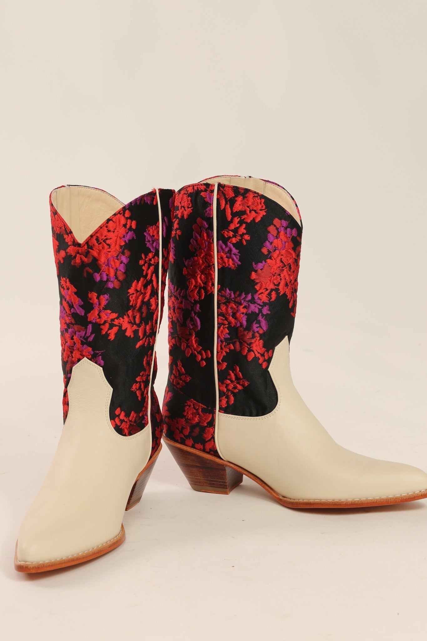 JACQUARD WESTERN BOOTS ARINA - BANGKOK TAILOR CLOTHING STORE - HANDMADE CLOTHING